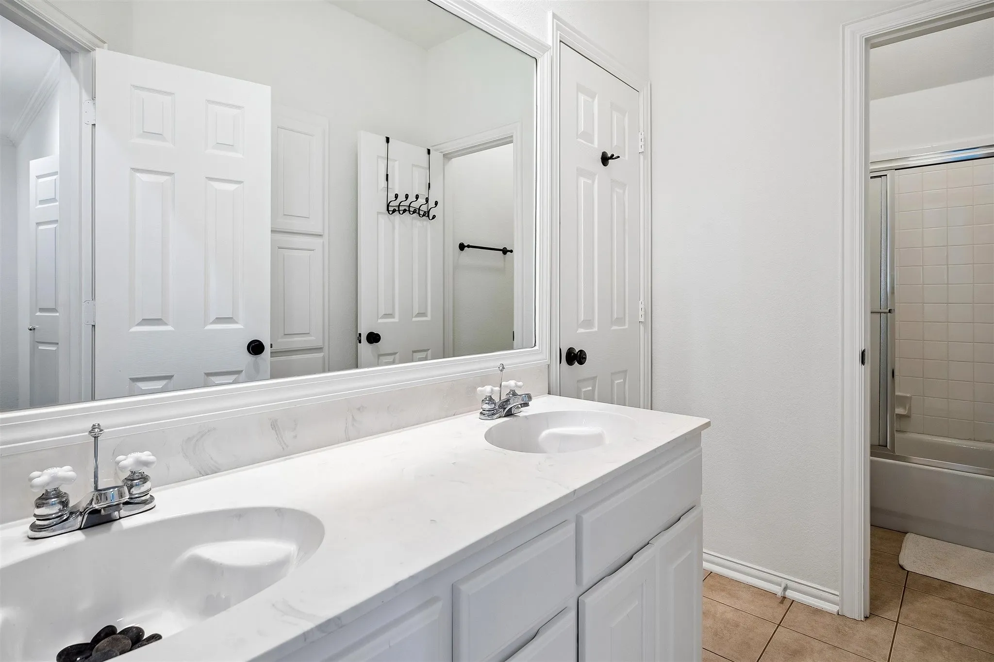Single Family Residence For Sale in Denton County , 900 Coral Cove, Oak Point, Texas 75068, 6 Bedroom, 4 Bathroom, 3 Garage spaces, 4,816 Sqft, built in 1996, mls#21324974, Real Estate Agent in Oak Point, Homes For Sale in Denton county, Homes For Sale in Oak Point, Realtor in Oak Point Texas, Real Estate Brokerage Independent Realty Texas, Luminita Cordes Realtor