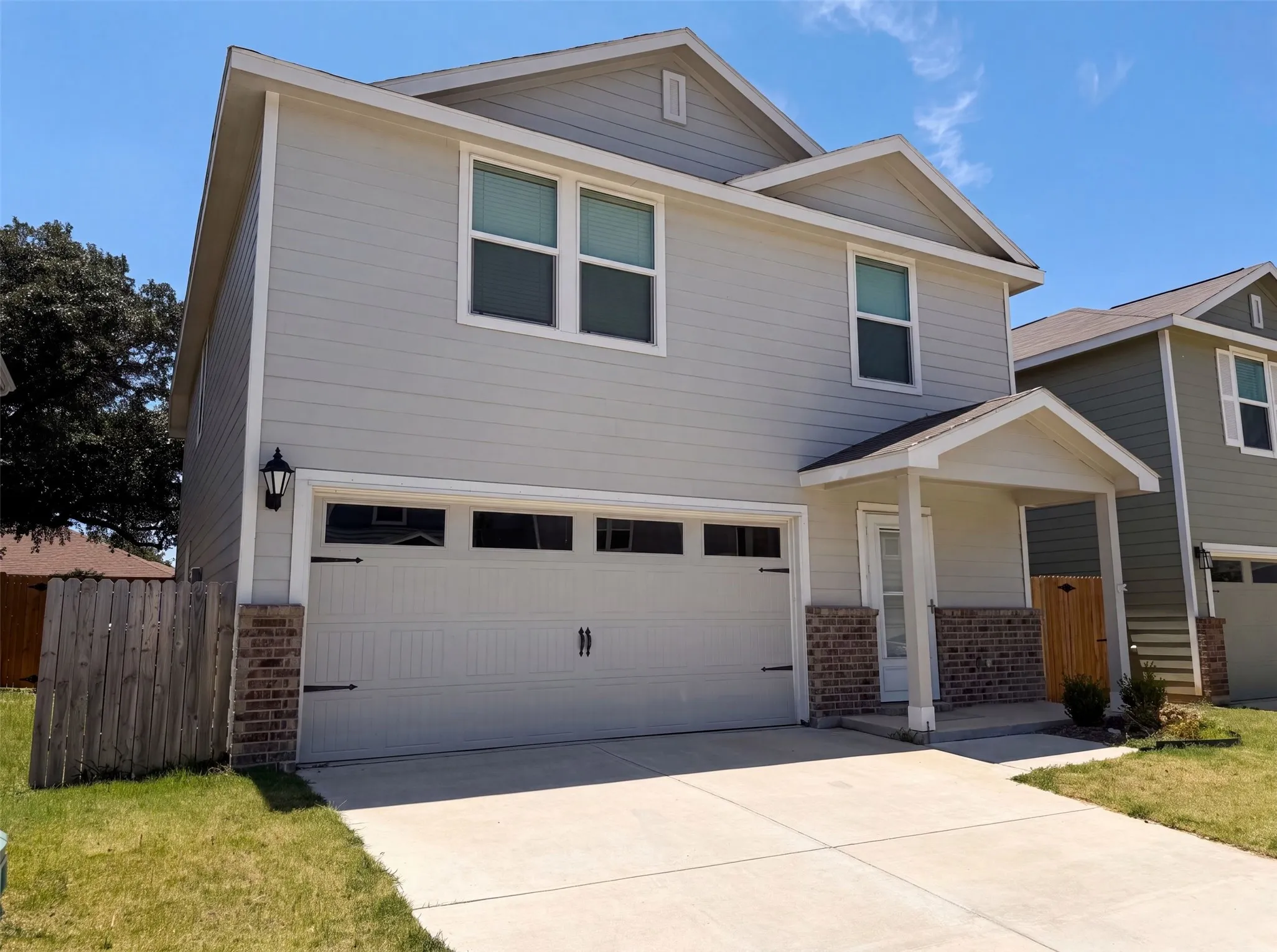 Single Family Residence For Sale in Dallas County , 2972 Audles Lane, Dallas, Texas 75212, 4 Bedroom, 3 Bathroom, 2 Garage spaces, 1,739 Sqft, built in 2023, mls#21326925, Real Estate Agent in Dallas, Homes For Sale in Dallas county, Homes For Sale in Dallas, Realtor in Dallas Texas, Real Estate Brokerage Independent Realty Texas, Luminita Cordes Realtor