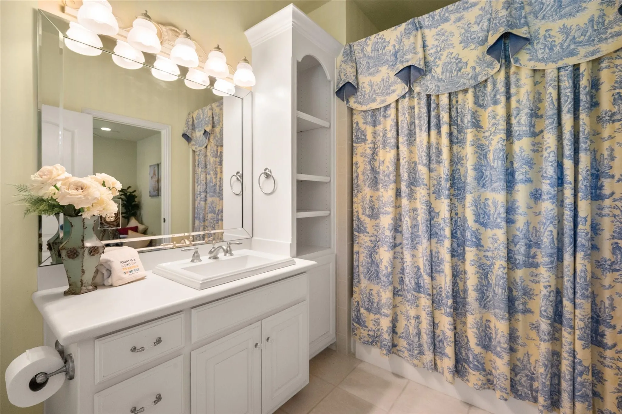 Single Family Residence For Sale in Tarrant County , 1019 Walnut Falls Circle, Mansfield, Texas 76063, 4 Bedroom, 5 Bathroom, 2 Garage spaces, 4,571 Sqft, built in 2000, mls#21325077, Real Estate Agent in Mansfield, Homes For Sale in Tarrant county, Homes For Sale in Mansfield, Realtor in Mansfield Texas, Real Estate Brokerage Independent Realty Texas, Luminita Cordes Realtor