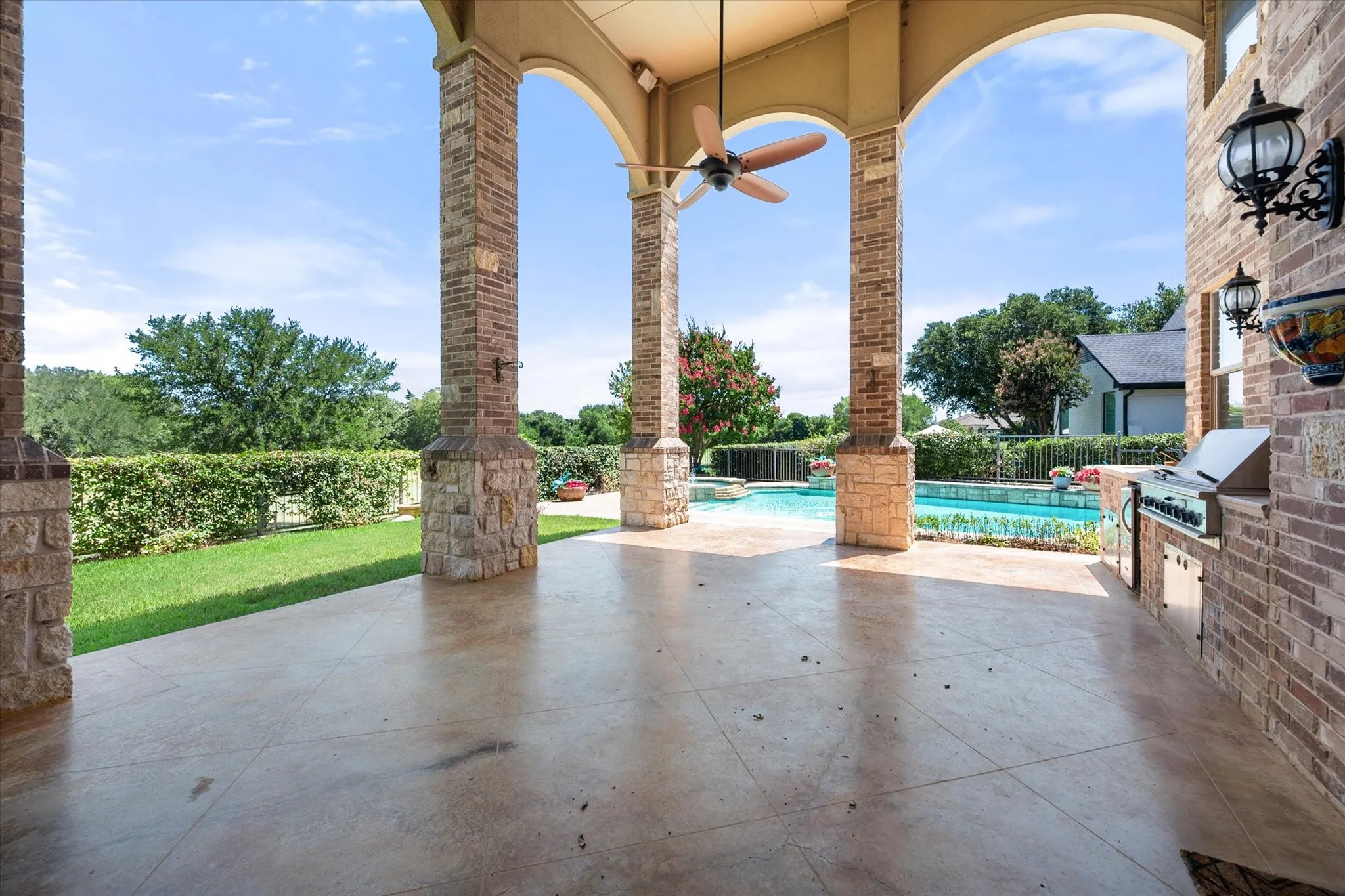 Single Family Residence For Sale in Tarrant County , 1019 Walnut Falls Circle, Mansfield, Texas 76063, 4 Bedroom, 5 Bathroom, 2 Garage spaces, 4,571 Sqft, built in 2000, mls#21325077, Real Estate Agent in Mansfield, Homes For Sale in Tarrant county, Homes For Sale in Mansfield, Realtor in Mansfield Texas, Real Estate Brokerage Independent Realty Texas, Luminita Cordes Realtor