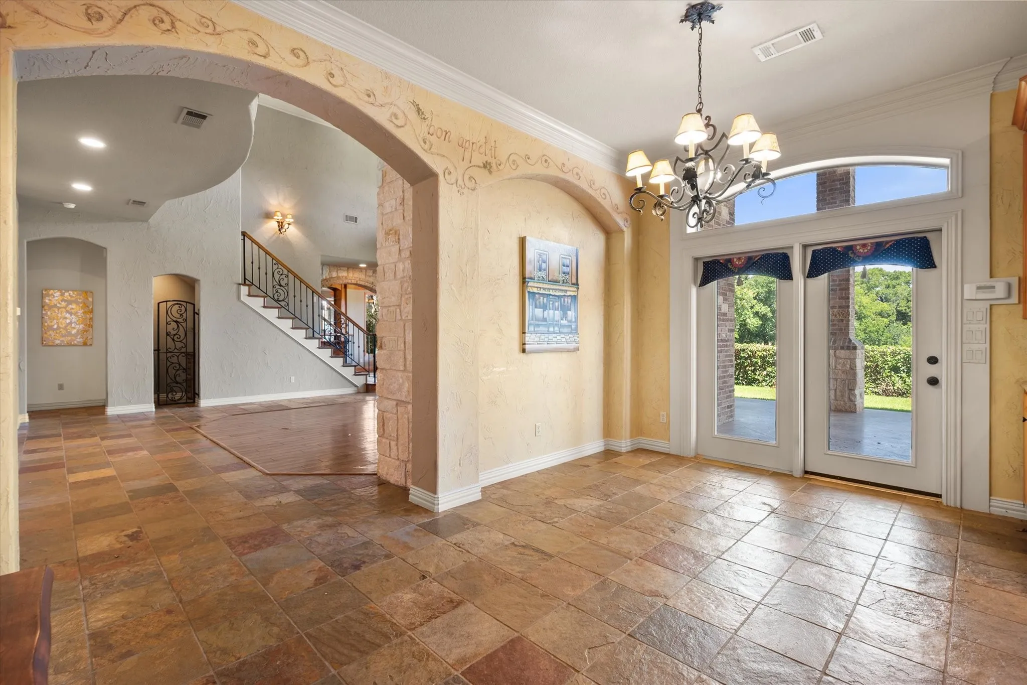 Single Family Residence For Sale in Tarrant County , 1019 Walnut Falls Circle, Mansfield, Texas 76063, 4 Bedroom, 5 Bathroom, 2 Garage spaces, 4,571 Sqft, built in 2000, mls#21325077, Real Estate Agent in Mansfield, Homes For Sale in Tarrant county, Homes For Sale in Mansfield, Realtor in Mansfield Texas, Real Estate Brokerage Independent Realty Texas, Luminita Cordes Realtor