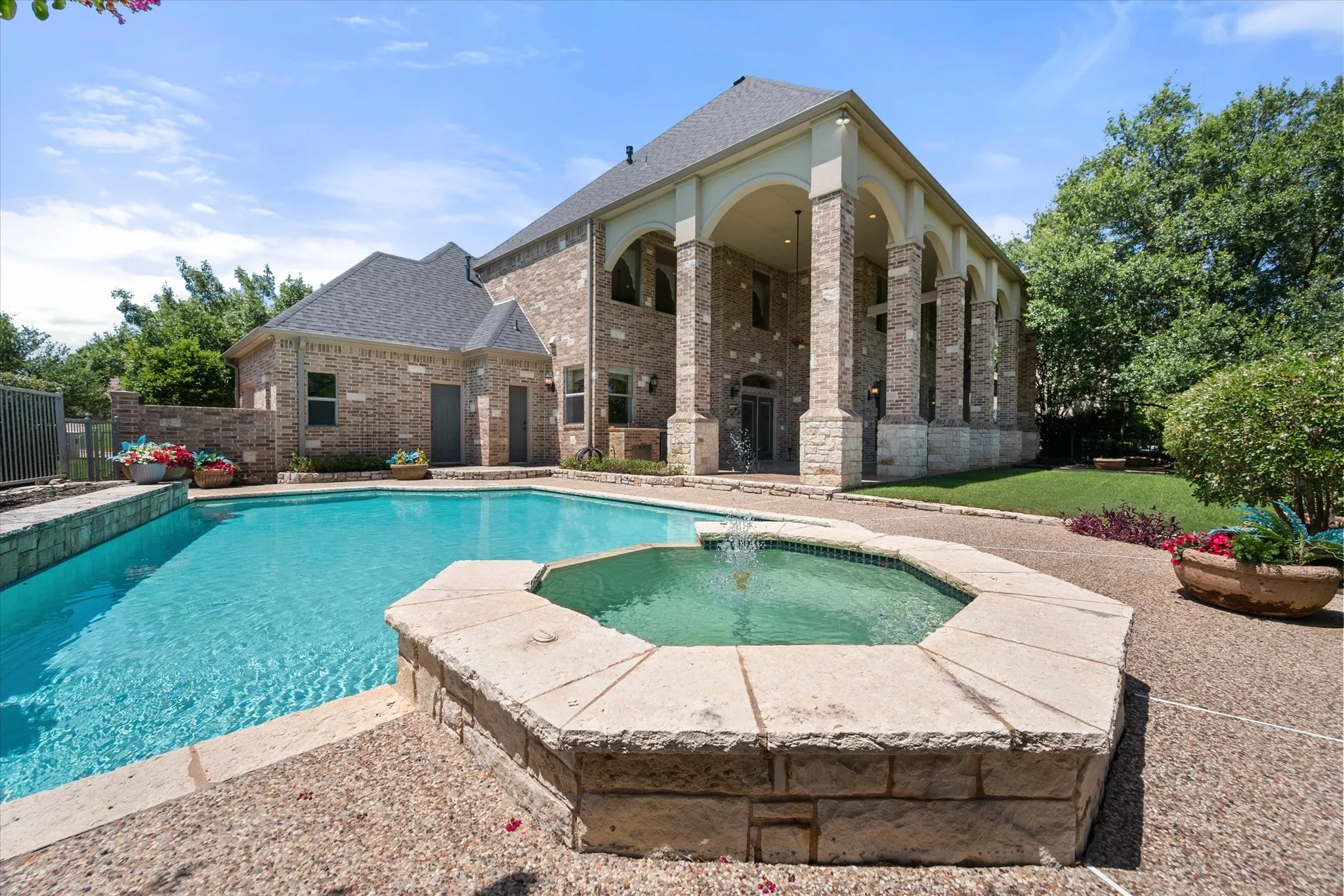 Single Family Residence For Sale in Tarrant County , 1019 Walnut Falls Circle, Mansfield, Texas 76063, 4 Bedroom, 5 Bathroom, 2 Garage spaces, 4,571 Sqft, built in 2000, mls#21325077, Real Estate Agent in Mansfield, Homes For Sale in Tarrant county, Homes For Sale in Mansfield, Realtor in Mansfield Texas, Real Estate Brokerage Independent Realty Texas, Luminita Cordes Realtor