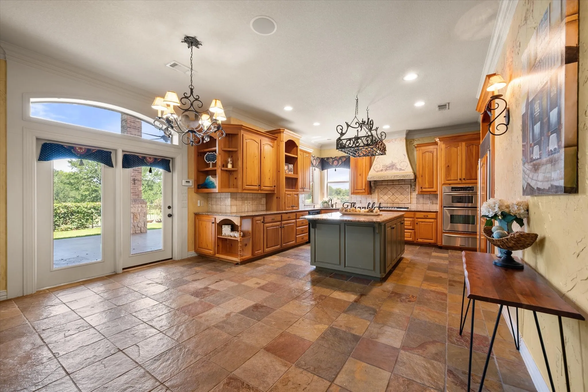 Single Family Residence For Sale in Tarrant County , 1019 Walnut Falls Circle, Mansfield, Texas 76063, 4 Bedroom, 5 Bathroom, 2 Garage spaces, 4,571 Sqft, built in 2000, mls#21325077, Real Estate Agent in Mansfield, Homes For Sale in Tarrant county, Homes For Sale in Mansfield, Realtor in Mansfield Texas, Real Estate Brokerage Independent Realty Texas, Luminita Cordes Realtor