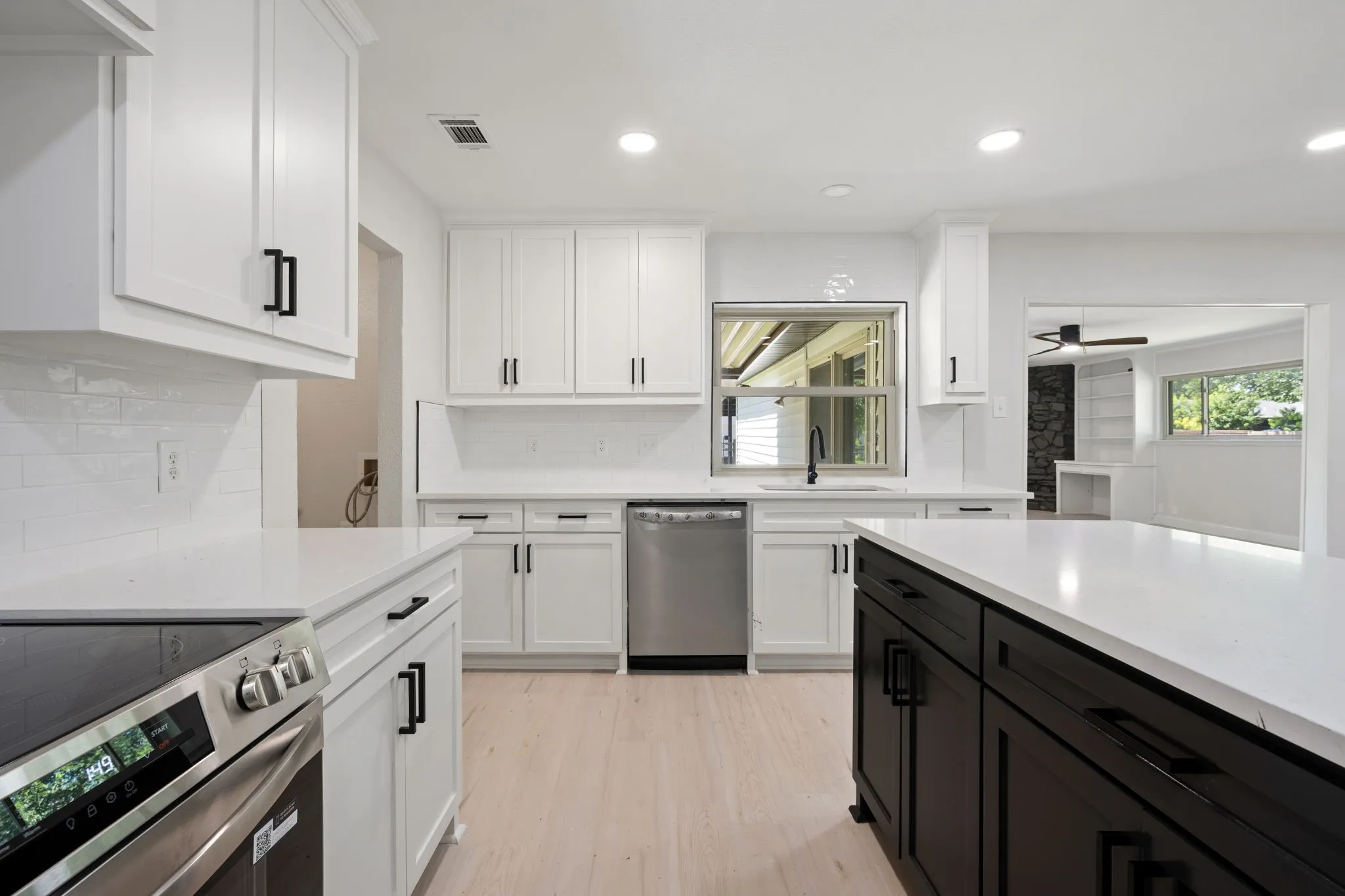 Single Family Residence For Sale in Collin County , 1700 Jasmine Lane, Plano, Texas 75074, 4 Bedroom, 2 Bathroom, Garage spaces, 1,839 Sqft, built in 1972, mls#21326282, Real Estate Agent in Plano, Homes For Sale in Collin county, Homes For Sale in Plano, Realtor in Plano Texas, Real Estate Brokerage Independent Realty Texas, Luminita Cordes Realtor