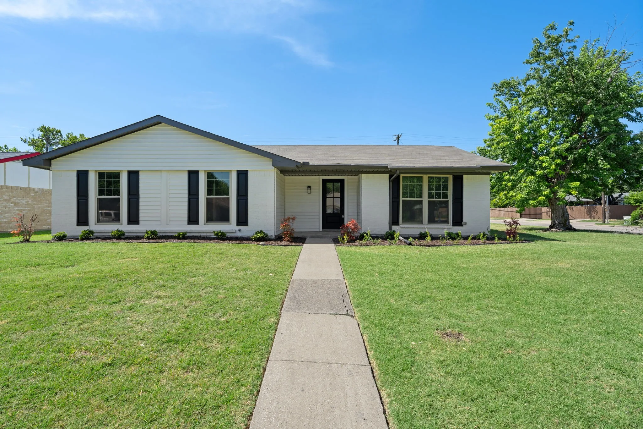 Single Family Residence For Sale in Collin County , 1700 Jasmine Lane, Plano, Texas 75074, 4 Bedroom, 2 Bathroom, Garage spaces, 1,839 Sqft, built in 1972, mls#21326282, Real Estate Agent in Plano, Homes For Sale in Collin county, Homes For Sale in Plano, Realtor in Plano Texas, Real Estate Brokerage Independent Realty Texas, Luminita Cordes Realtor