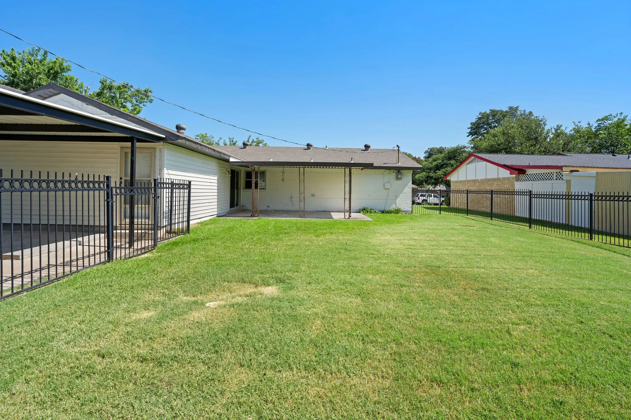 Single Family Residence For Sale in Collin County , 1700 Jasmine Lane, Plano, Texas 75074, 4 Bedroom, 2 Bathroom, Garage spaces, 1,839 Sqft, built in 1972, mls#21326282, Real Estate Agent in Plano, Homes For Sale in Collin county, Homes For Sale in Plano, Realtor in Plano Texas, Real Estate Brokerage Independent Realty Texas, Luminita Cordes Realtor