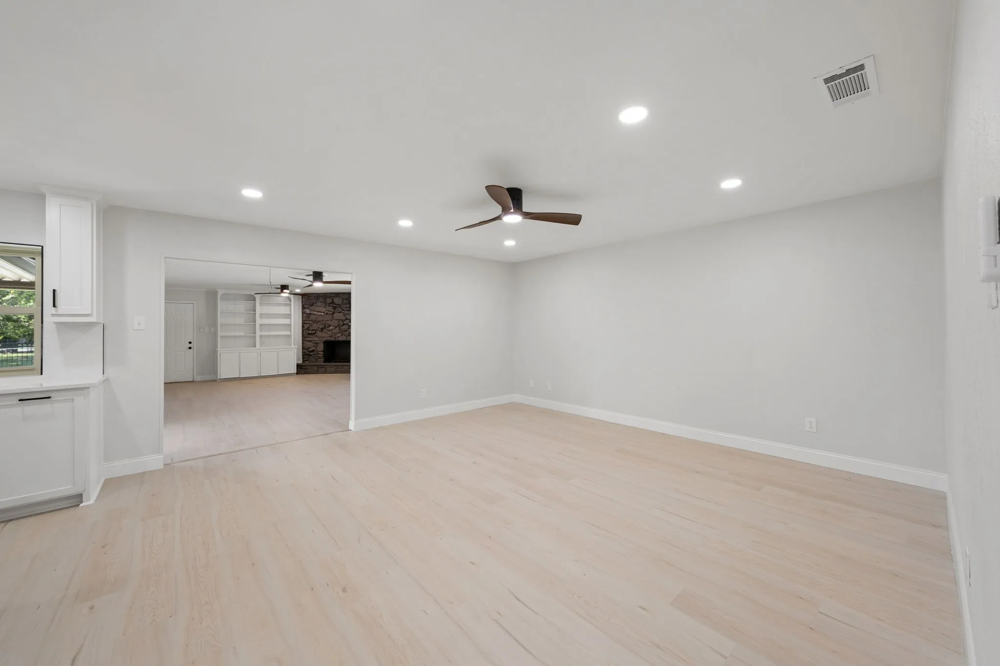 Single Family Residence For Sale in Collin County , 1700 Jasmine Lane, Plano, Texas 75074, 4 Bedroom, 2 Bathroom, Garage spaces, 1,839 Sqft, built in 1972, mls#21326282, Real Estate Agent in Plano, Homes For Sale in Collin county, Homes For Sale in Plano, Realtor in Plano Texas, Real Estate Brokerage Independent Realty Texas, Luminita Cordes Realtor