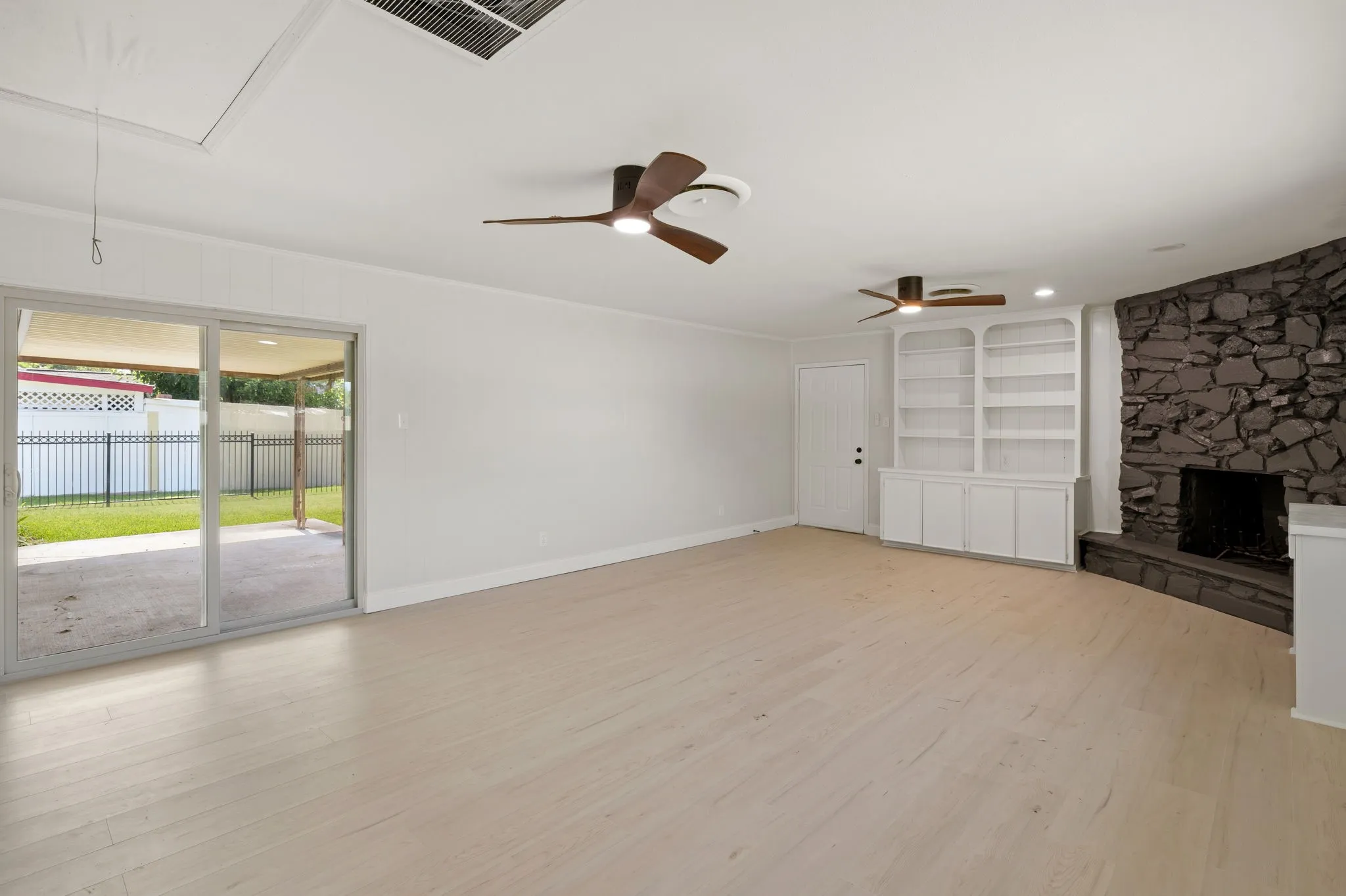 Single Family Residence For Sale in Collin County , 1700 Jasmine Lane, Plano, Texas 75074, 4 Bedroom, 2 Bathroom, Garage spaces, 1,839 Sqft, built in 1972, mls#21326282, Real Estate Agent in Plano, Homes For Sale in Collin county, Homes For Sale in Plano, Realtor in Plano Texas, Real Estate Brokerage Independent Realty Texas, Luminita Cordes Realtor