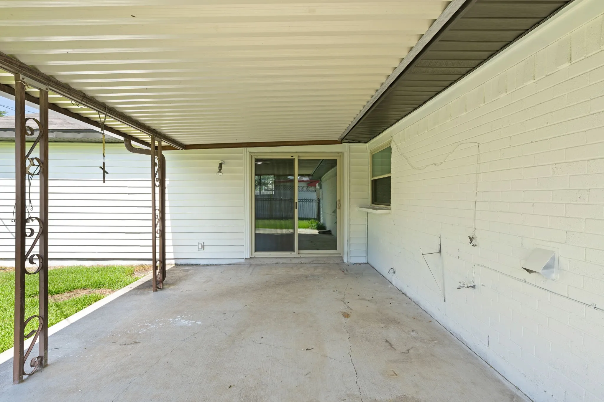 Single Family Residence For Sale in Collin County , 1700 Jasmine Lane, Plano, Texas 75074, 4 Bedroom, 2 Bathroom, Garage spaces, 1,839 Sqft, built in 1972, mls#21326282, Real Estate Agent in Plano, Homes For Sale in Collin county, Homes For Sale in Plano, Realtor in Plano Texas, Real Estate Brokerage Independent Realty Texas, Luminita Cordes Realtor
