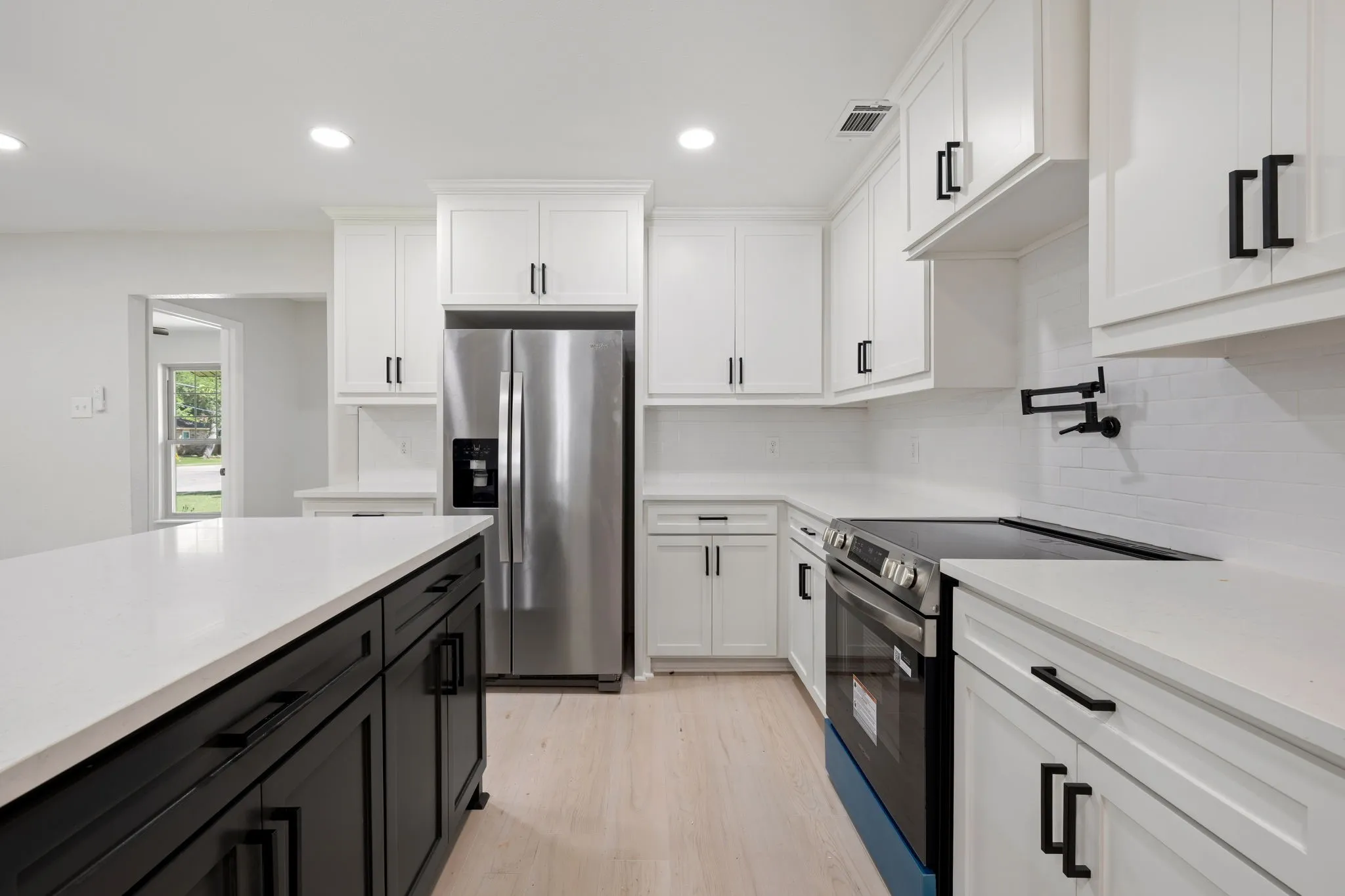 Single Family Residence For Sale in Collin County , 1700 Jasmine Lane, Plano, Texas 75074, 4 Bedroom, 2 Bathroom, Garage spaces, 1,839 Sqft, built in 1972, mls#21326282, Real Estate Agent in Plano, Homes For Sale in Collin county, Homes For Sale in Plano, Realtor in Plano Texas, Real Estate Brokerage Independent Realty Texas, Luminita Cordes Realtor