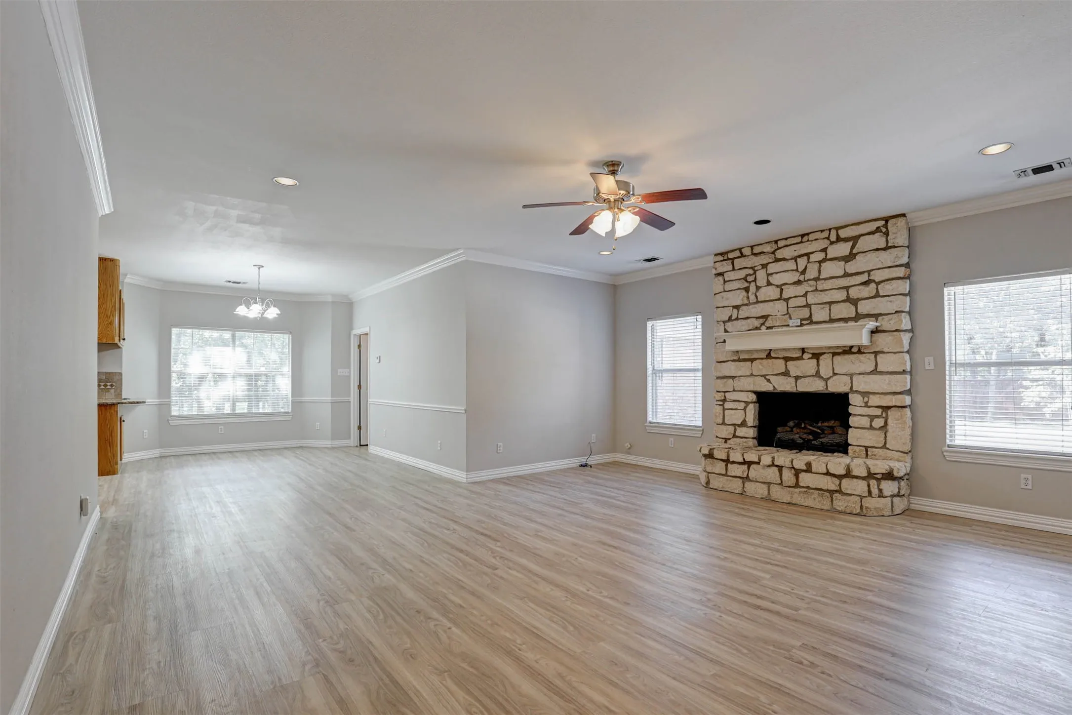 Single Family Residence For Sale in Tarrant County , 104 W Ash Lane, Euless, Texas 76039, 3 Bedroom, 3 Bathroom, 3 Garage spaces, 3,270 Sqft, built in 1995, mls#21326077, Real Estate Agent in Euless, Homes For Sale in Tarrant county, Homes For Sale in Euless, Realtor in Euless Texas, Real Estate Brokerage Independent Realty Texas, Luminita Cordes Realtor