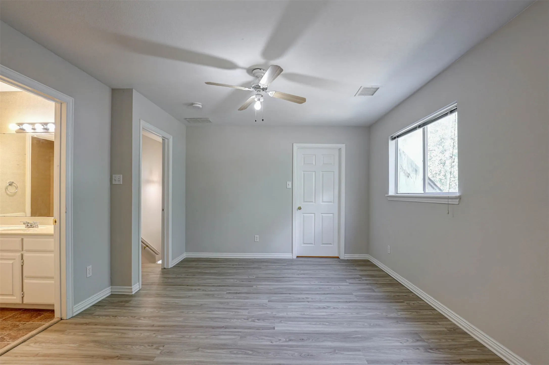 Single Family Residence For Sale in Tarrant County , 104 W Ash Lane, Euless, Texas 76039, 3 Bedroom, 3 Bathroom, 3 Garage spaces, 3,270 Sqft, built in 1995, mls#21326077, Real Estate Agent in Euless, Homes For Sale in Tarrant county, Homes For Sale in Euless, Realtor in Euless Texas, Real Estate Brokerage Independent Realty Texas, Luminita Cordes Realtor