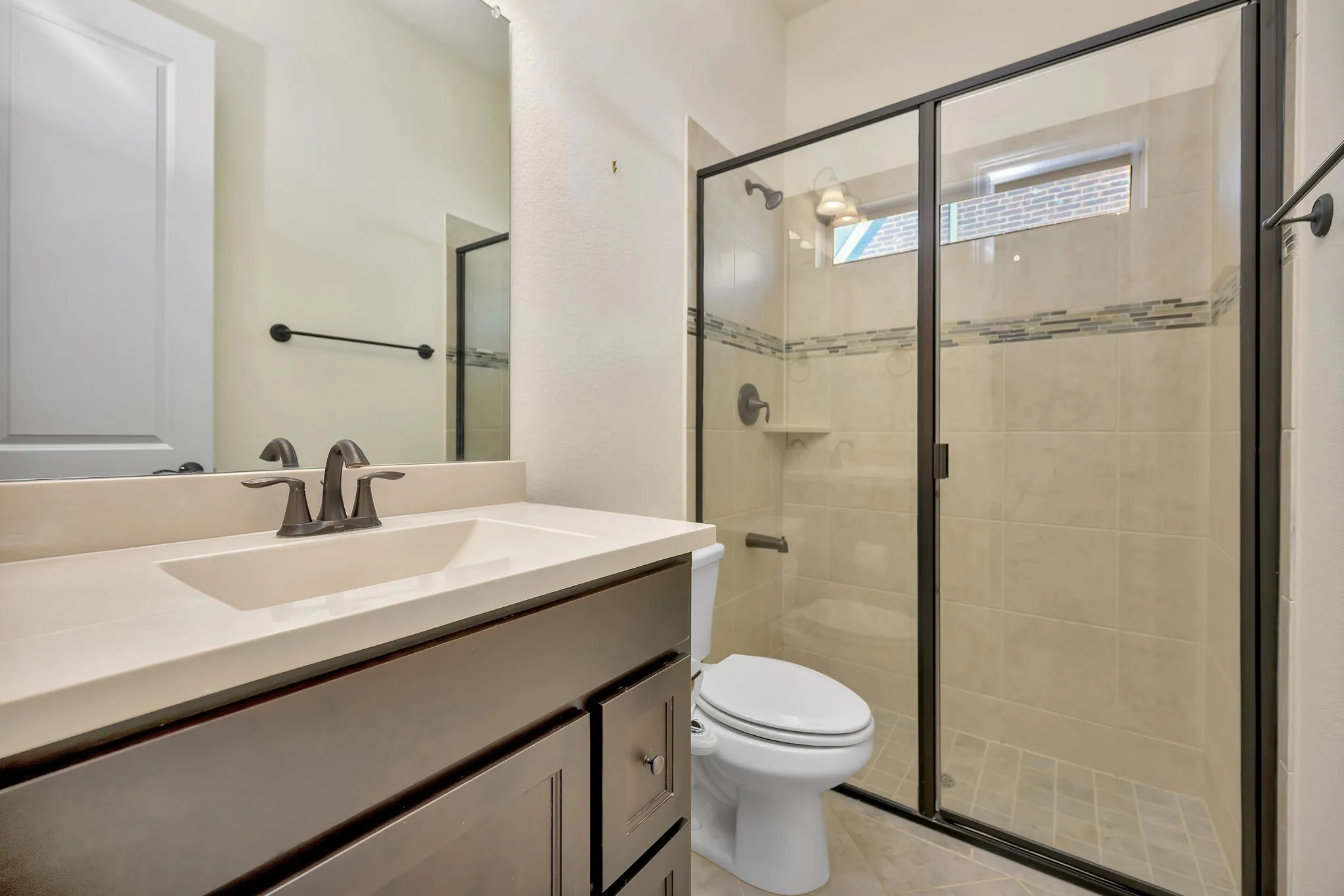 Single Family Residence For Sale in Denton County , 1052 Highpoint Way, Roanoke, Texas 76262, 4 Bedroom, 3 Bathroom, 3 Garage spaces, 3,491 Sqft, built in 2017, mls#21326508, Real Estate Agent in Roanoke, Homes For Sale in Denton county, Homes For Sale in Roanoke, Realtor in Roanoke Texas, Real Estate Brokerage Independent Realty Texas, Luminita Cordes Realtor