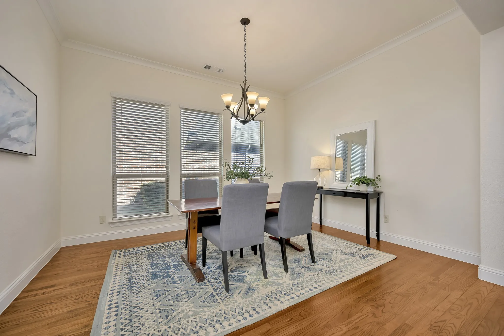 Single Family Residence For Sale in Denton County , 1052 Highpoint Way, Roanoke, Texas 76262, 4 Bedroom, 3 Bathroom, 3 Garage spaces, 3,491 Sqft, built in 2017, mls#21326508, Real Estate Agent in Roanoke, Homes For Sale in Denton county, Homes For Sale in Roanoke, Realtor in Roanoke Texas, Real Estate Brokerage Independent Realty Texas, Luminita Cordes Realtor