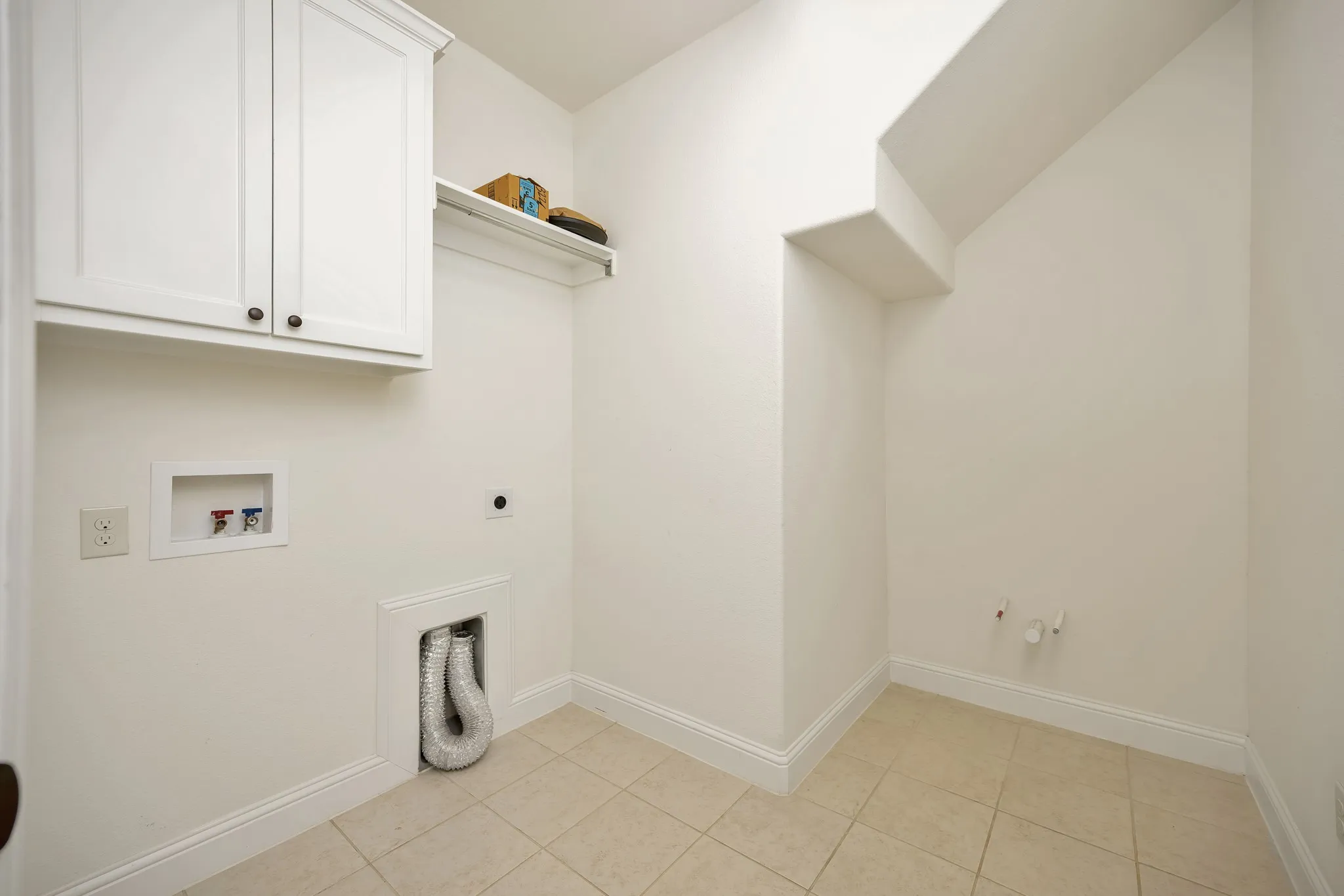 Ovesized laundry room