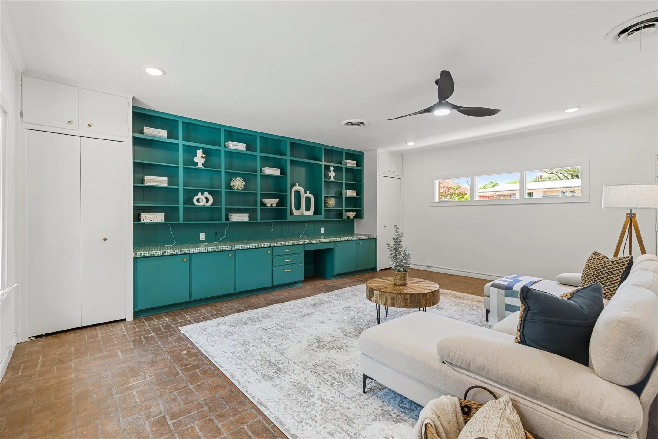 Single Family Residence For Sale in Tarrant County , 6467 Kirkwood Road, Fort Worth, Texas 76116, 3 Bedroom, 2 Bathroom, Garage spaces, 2,176 Sqft, built in 1955, mls#21316138, Real Estate Agent in Fort Worth, Homes For Sale in Tarrant county, Homes For Sale in Fort Worth, Realtor in Fort Worth Texas, Real Estate Brokerage Independent Realty Texas, Luminita Cordes Realtor