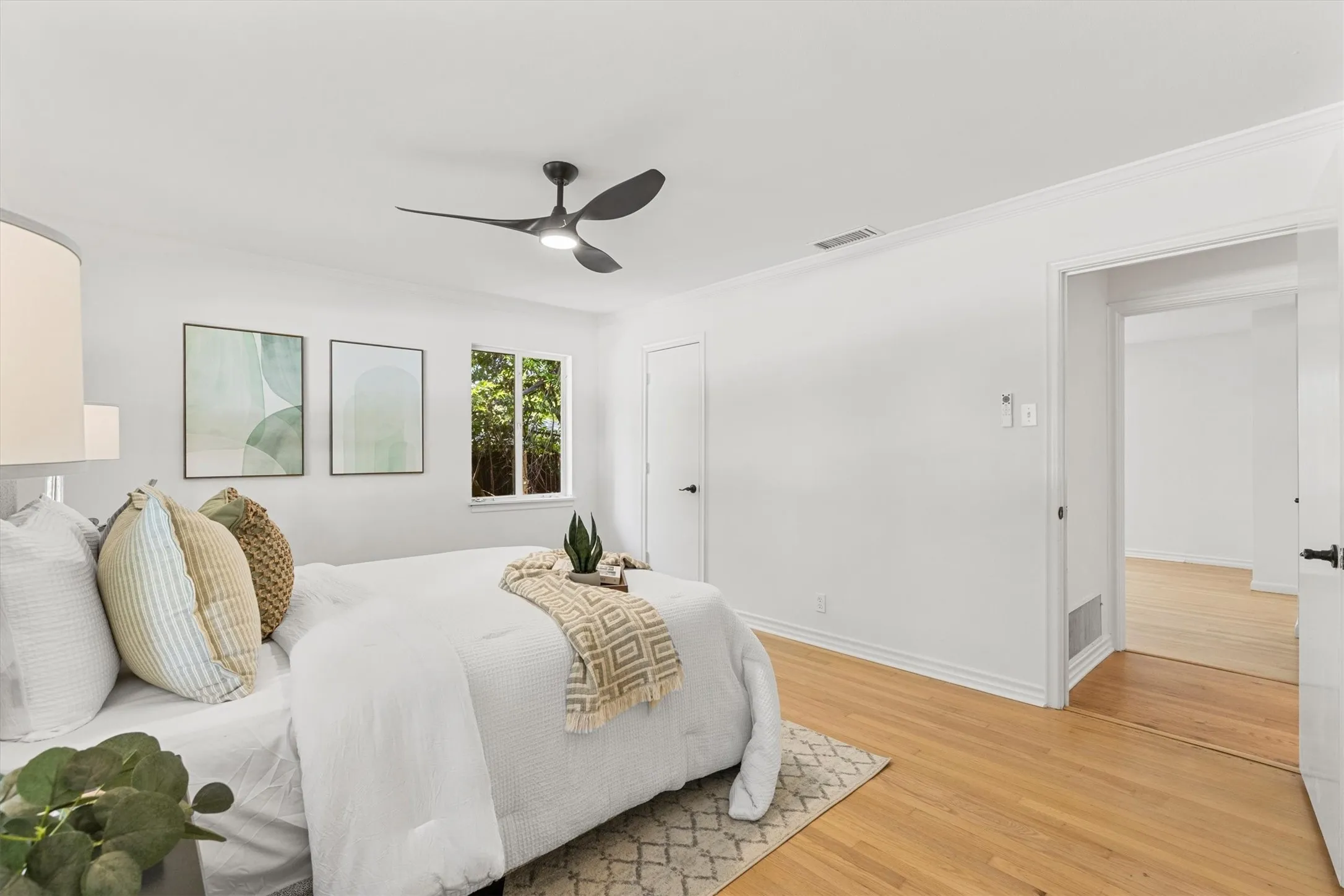Single Family Residence For Sale in Tarrant County , 6467 Kirkwood Road, Fort Worth, Texas 76116, 3 Bedroom, 2 Bathroom, Garage spaces, 2,176 Sqft, built in 1955, mls#21316138, Real Estate Agent in Fort Worth, Homes For Sale in Tarrant county, Homes For Sale in Fort Worth, Realtor in Fort Worth Texas, Real Estate Brokerage Independent Realty Texas, Luminita Cordes Realtor