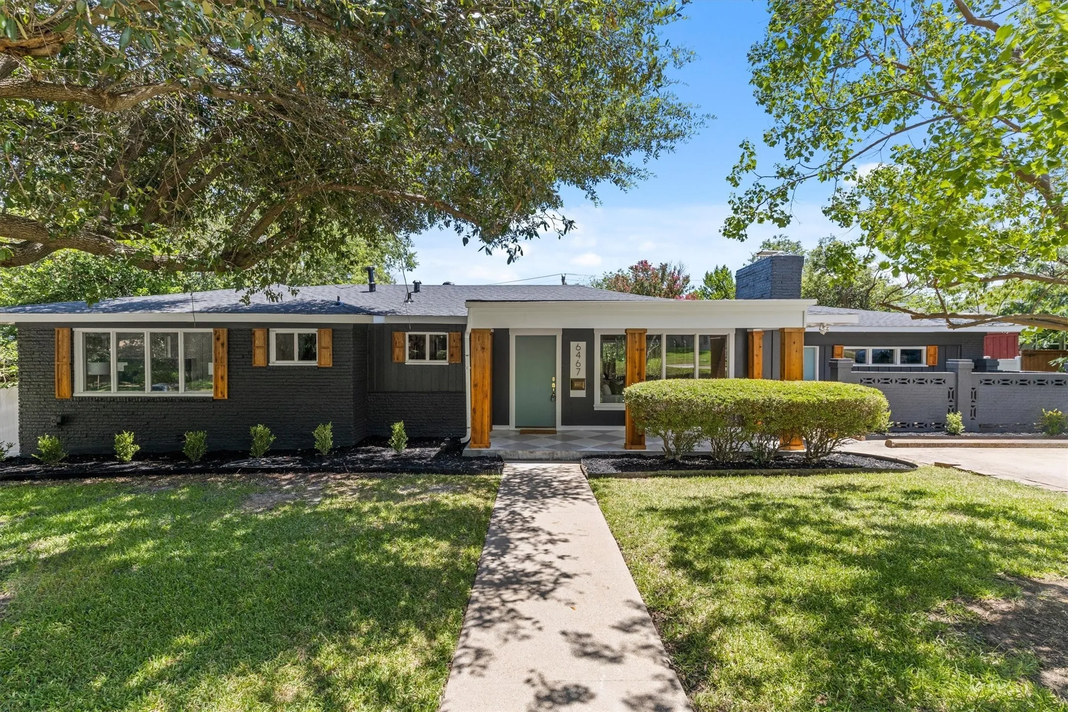 Single Family Residence For Sale in Tarrant County , 6467 Kirkwood Road, Fort Worth, Texas 76116, 3 Bedroom, 2 Bathroom, Garage spaces, 2,176 Sqft, built in 1955, mls#21316138, Real Estate Agent in Fort Worth, Homes For Sale in Tarrant county, Homes For Sale in Fort Worth, Realtor in Fort Worth Texas, Real Estate Brokerage Independent Realty Texas, Luminita Cordes Realtor
