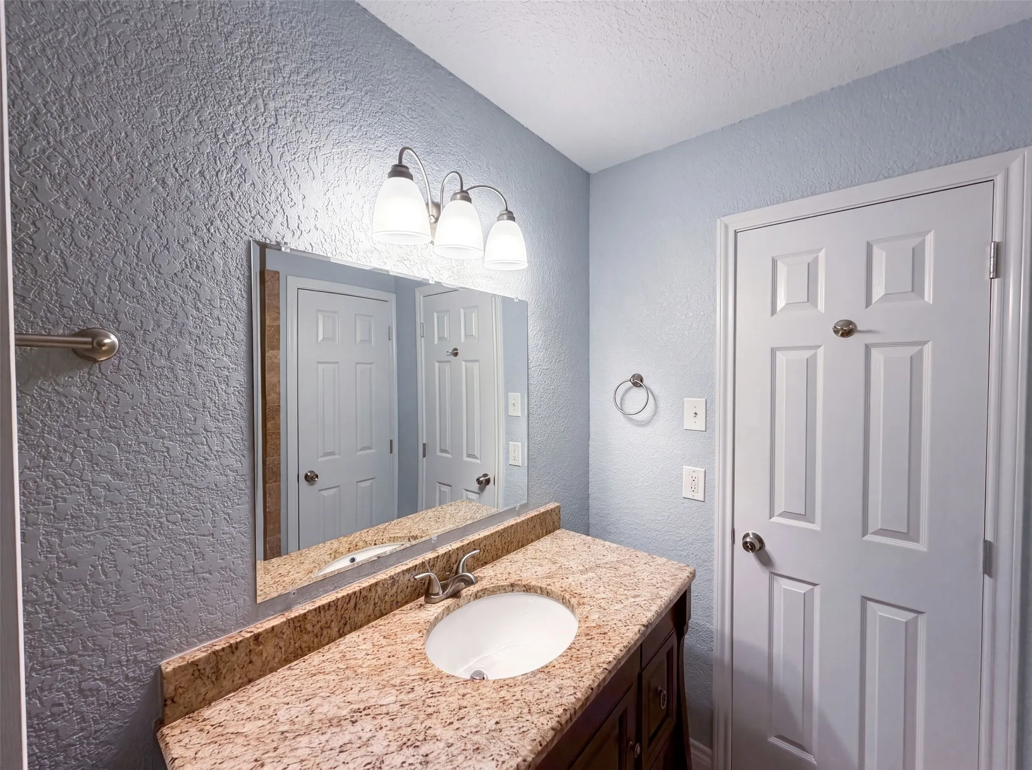 Single Family Residence For Sale in Montague County , 502 Jennings Street, Nocona, Texas 76255, 3 Bedroom, 2 Bathroom, Garage spaces, 1,225 Sqft, built in 1984, mls#21326945, Real Estate Agent in Nocona, Homes For Sale in Montague county, Homes For Sale in Nocona, Realtor in Nocona Texas, Real Estate Brokerage Independent Realty Texas, Luminita Cordes Realtor