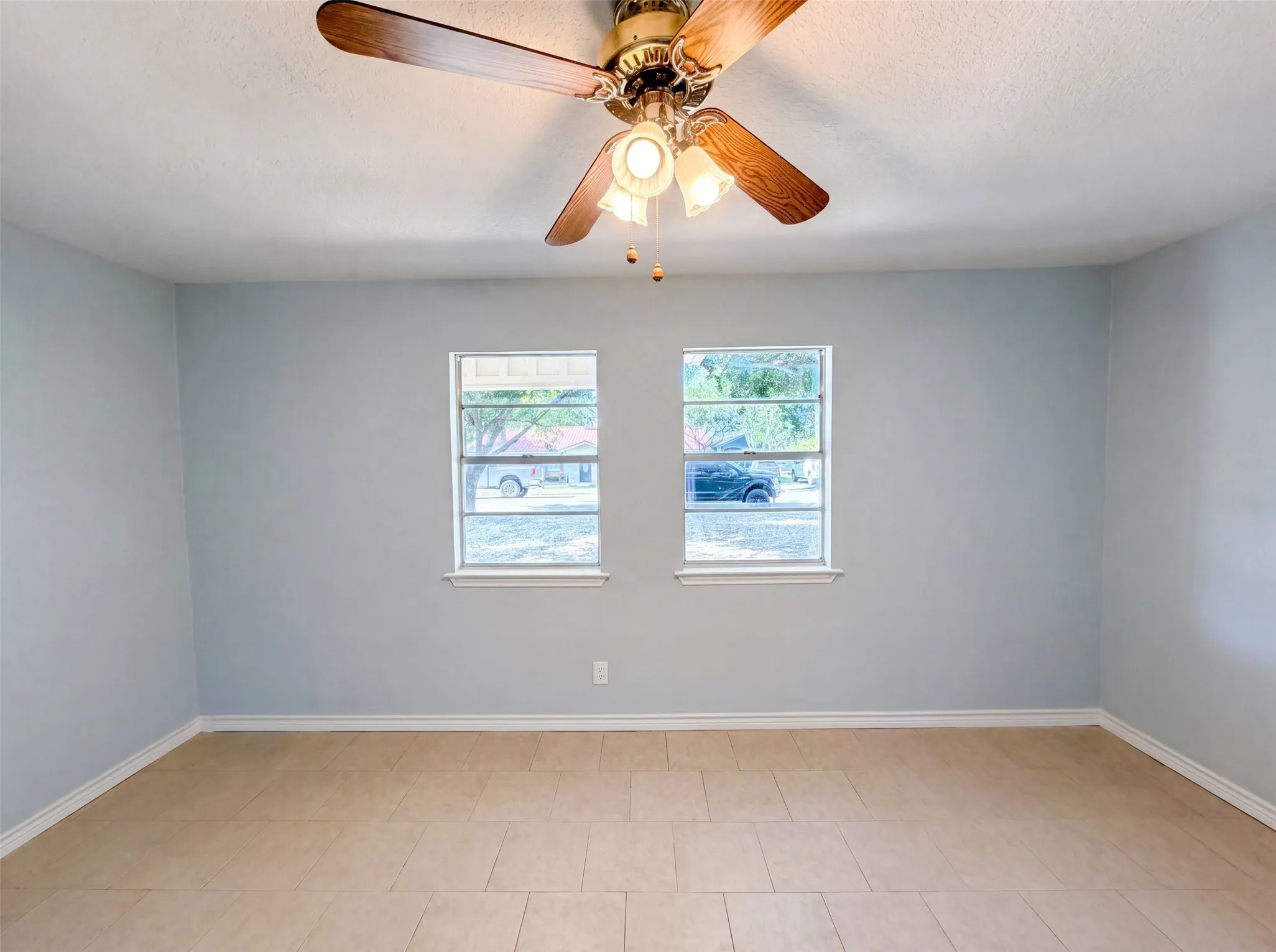 Single Family Residence For Sale in Montague County , 502 Jennings Street, Nocona, Texas 76255, 3 Bedroom, 2 Bathroom, Garage spaces, 1,225 Sqft, built in 1984, mls#21326945, Real Estate Agent in Nocona, Homes For Sale in Montague county, Homes For Sale in Nocona, Realtor in Nocona Texas, Real Estate Brokerage Independent Realty Texas, Luminita Cordes Realtor