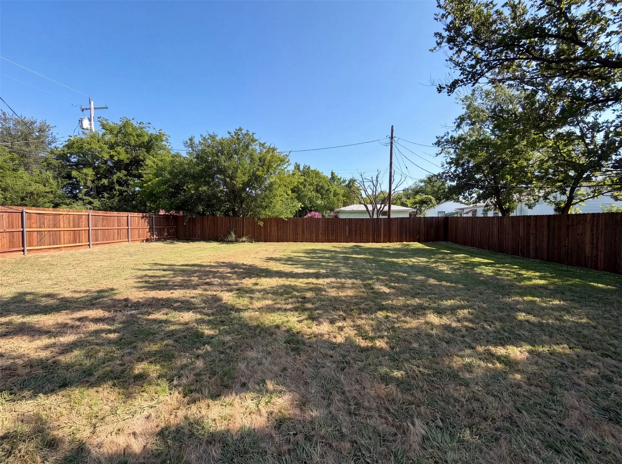Single Family Residence For Sale in Montague County , 502 Jennings Street, Nocona, Texas 76255, 3 Bedroom, 2 Bathroom, Garage spaces, 1,225 Sqft, built in 1984, mls#21326945, Real Estate Agent in Nocona, Homes For Sale in Montague county, Homes For Sale in Nocona, Realtor in Nocona Texas, Real Estate Brokerage Independent Realty Texas, Luminita Cordes Realtor