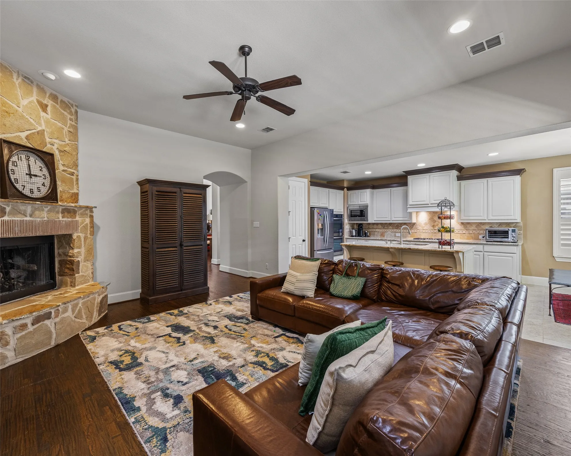 Single Family Residence For Rent in Collin County , 309 Longhorn Drive, Mc Kinney, Texas 75071, 4 Bedroom, 4 Bathroom, 2 Garage spaces, 3,990 Sqft, built in 2013, mls#21323181, Real Estate Agent in Mc Kinney, Homes For Rent in Collin county, Homes For Rent in Mc Kinney, Realtor in Mc Kinney Texas, Real Estate Brokerage Independent Realty Texas, Luminita Cordes Realtor