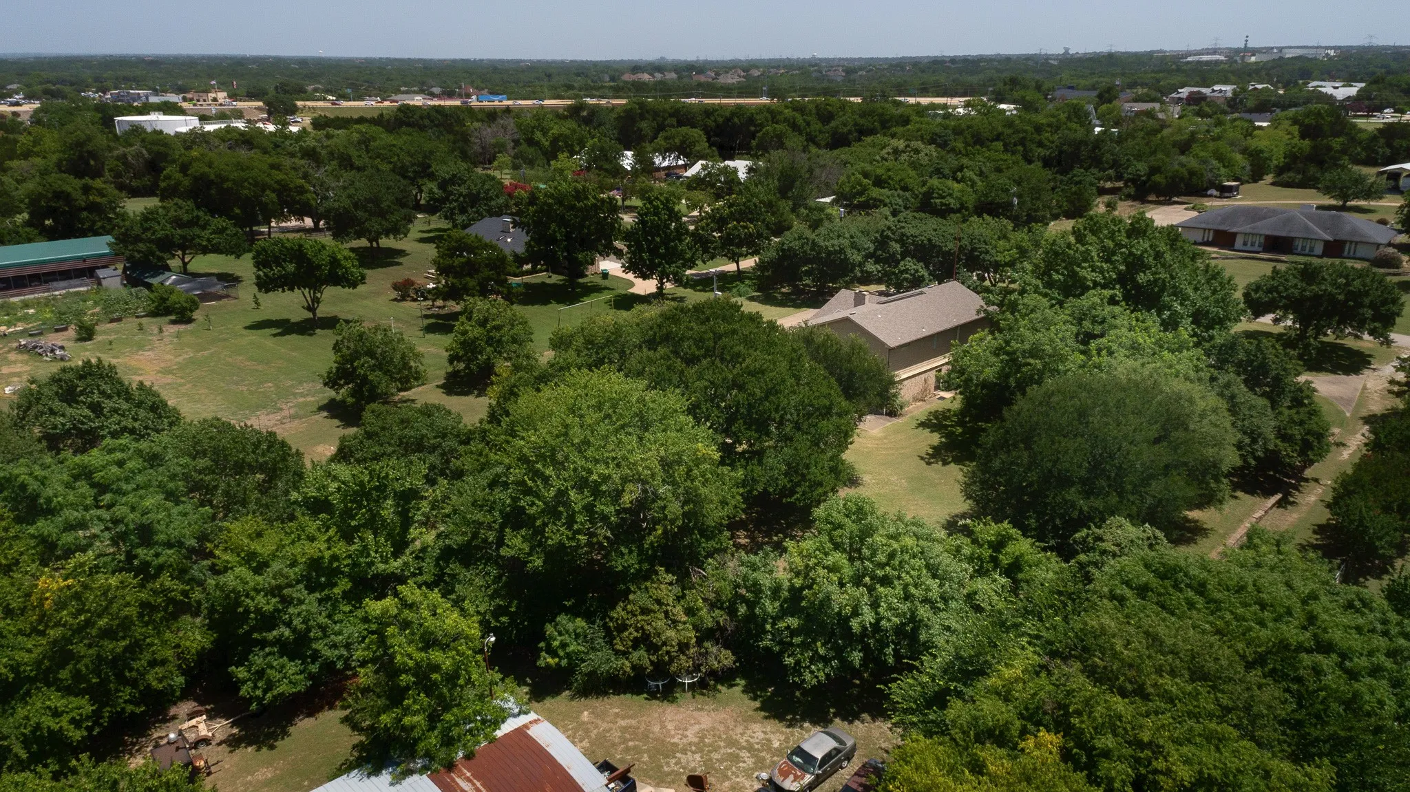 Single Family Residence For Sale in Dallas County , 1027 Sherman Drive, Cedar Hill, Texas 75104, 4 Bedroom, 3 Bathroom, 2 Garage spaces, 3,844 Sqft, built in 1984, mls#21326720, Real Estate Agent in Cedar Hill, Homes For Sale in Dallas county, Homes For Sale in Cedar Hill, Realtor in Cedar Hill Texas, Real Estate Brokerage Independent Realty Texas, Luminita Cordes Realtor