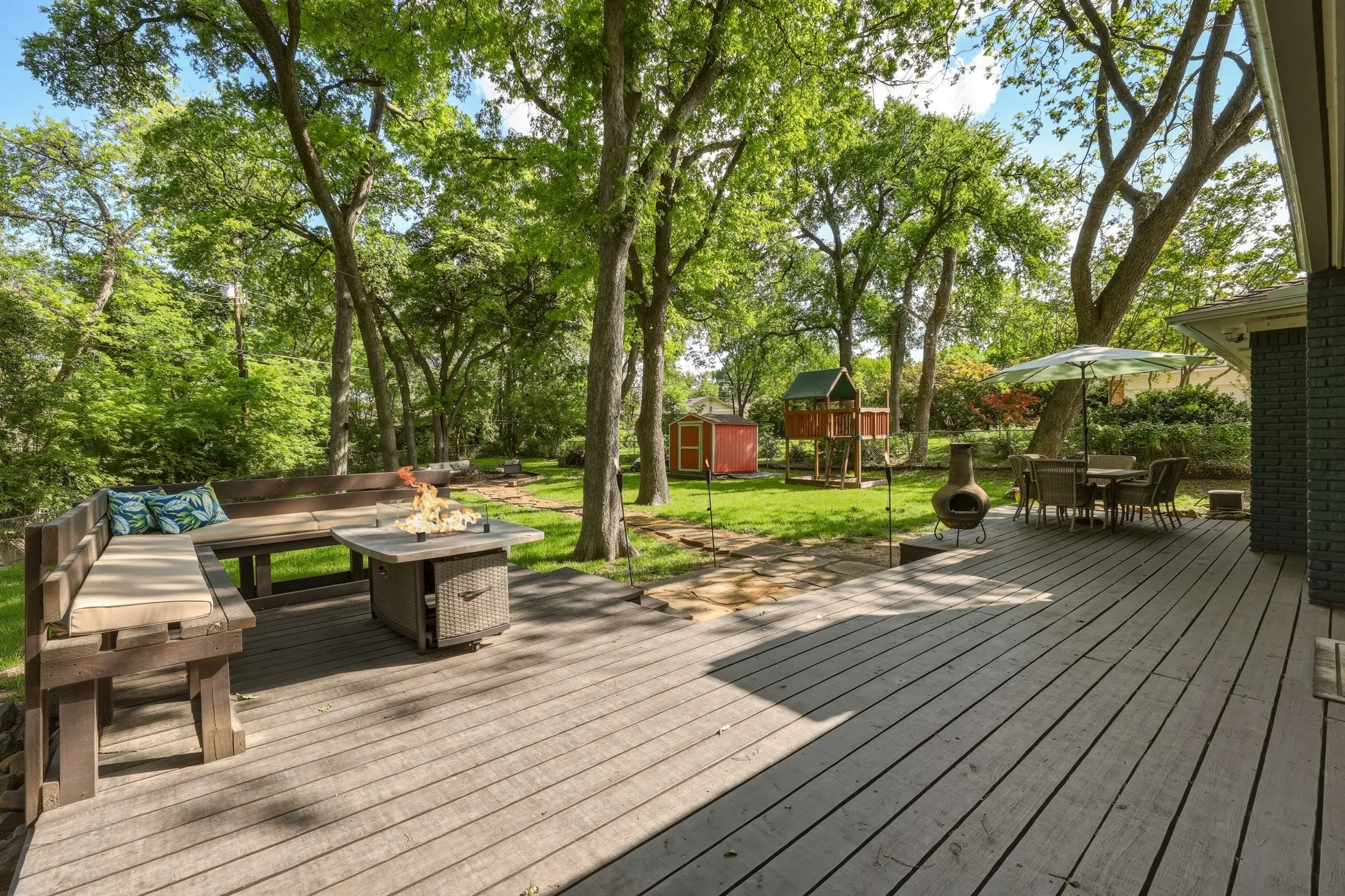 Single Family Residence For Sale in Dallas County , 2320 Chart Drive, Dallas, Texas 75228, 2 Bedroom, 2 Bathroom, 2 Garage spaces, 1,849 Sqft, built in 1961, mls#21325961, Real Estate Agent in Dallas, Homes For Sale in Dallas county, Homes For Sale in Dallas, Realtor in Dallas Texas, Real Estate Brokerage Independent Realty Texas, Luminita Cordes Realtor