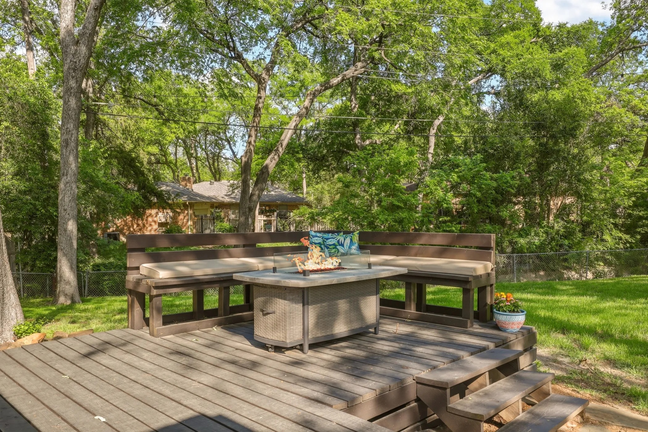 Single Family Residence For Sale in Dallas County , 2320 Chart Drive, Dallas, Texas 75228, 2 Bedroom, 2 Bathroom, 2 Garage spaces, 1,849 Sqft, built in 1961, mls#21325961, Real Estate Agent in Dallas, Homes For Sale in Dallas county, Homes For Sale in Dallas, Realtor in Dallas Texas, Real Estate Brokerage Independent Realty Texas, Luminita Cordes Realtor