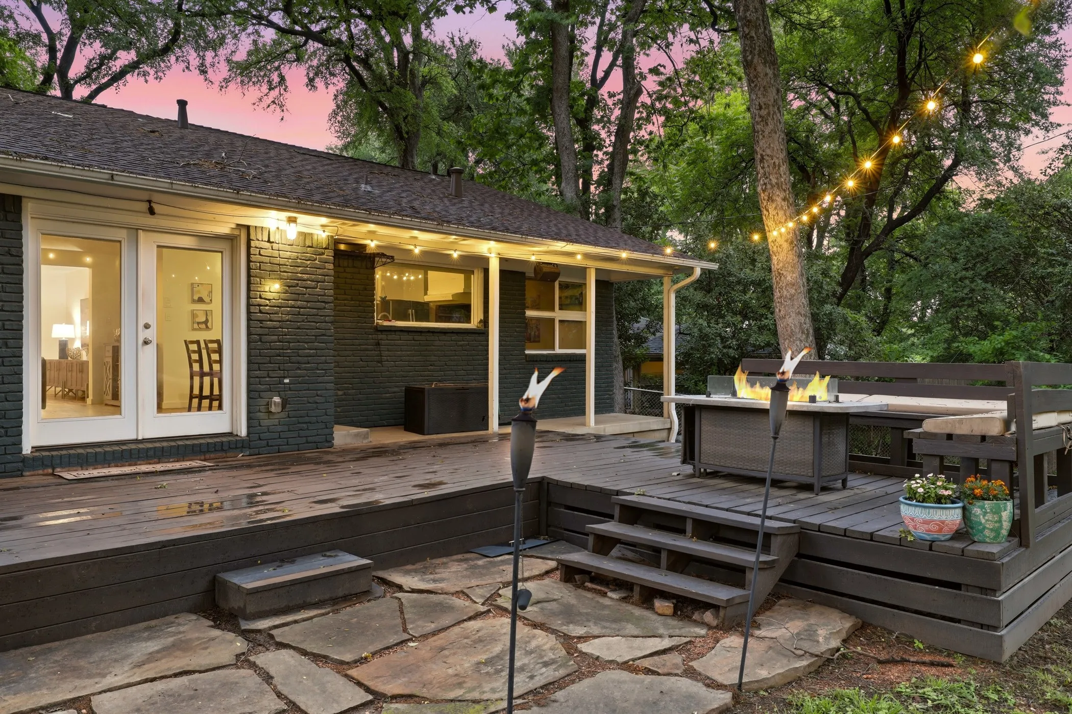Single Family Residence For Sale in Dallas County , 2320 Chart Drive, Dallas, Texas 75228, 2 Bedroom, 2 Bathroom, 2 Garage spaces, 1,849 Sqft, built in 1961, mls#21325961, Real Estate Agent in Dallas, Homes For Sale in Dallas county, Homes For Sale in Dallas, Realtor in Dallas Texas, Real Estate Brokerage Independent Realty Texas, Luminita Cordes Realtor