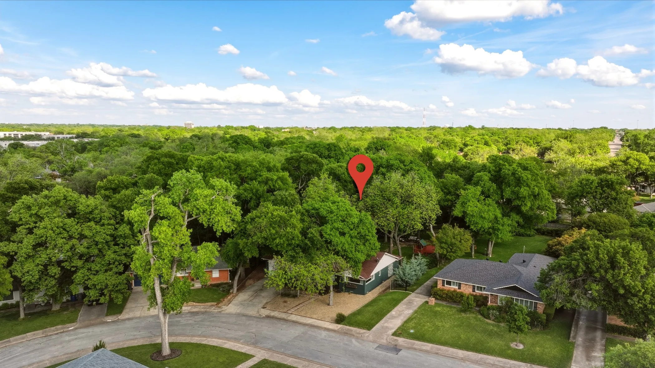 Single Family Residence For Sale in Dallas County , 2320 Chart Drive, Dallas, Texas 75228, 2 Bedroom, 2 Bathroom, 2 Garage spaces, 1,849 Sqft, built in 1961, mls#21325961, Real Estate Agent in Dallas, Homes For Sale in Dallas county, Homes For Sale in Dallas, Realtor in Dallas Texas, Real Estate Brokerage Independent Realty Texas, Luminita Cordes Realtor