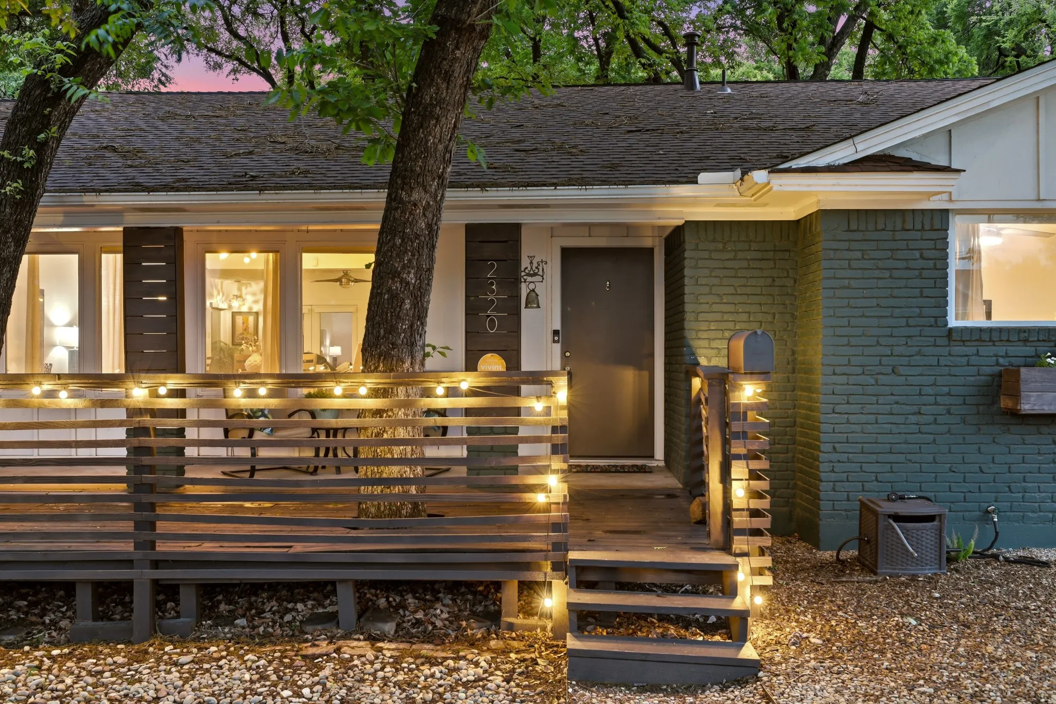 Single Family Residence For Sale in Dallas County , 2320 Chart Drive, Dallas, Texas 75228, 2 Bedroom, 2 Bathroom, 2 Garage spaces, 1,849 Sqft, built in 1961, mls#21325961, Real Estate Agent in Dallas, Homes For Sale in Dallas county, Homes For Sale in Dallas, Realtor in Dallas Texas, Real Estate Brokerage Independent Realty Texas, Luminita Cordes Realtor