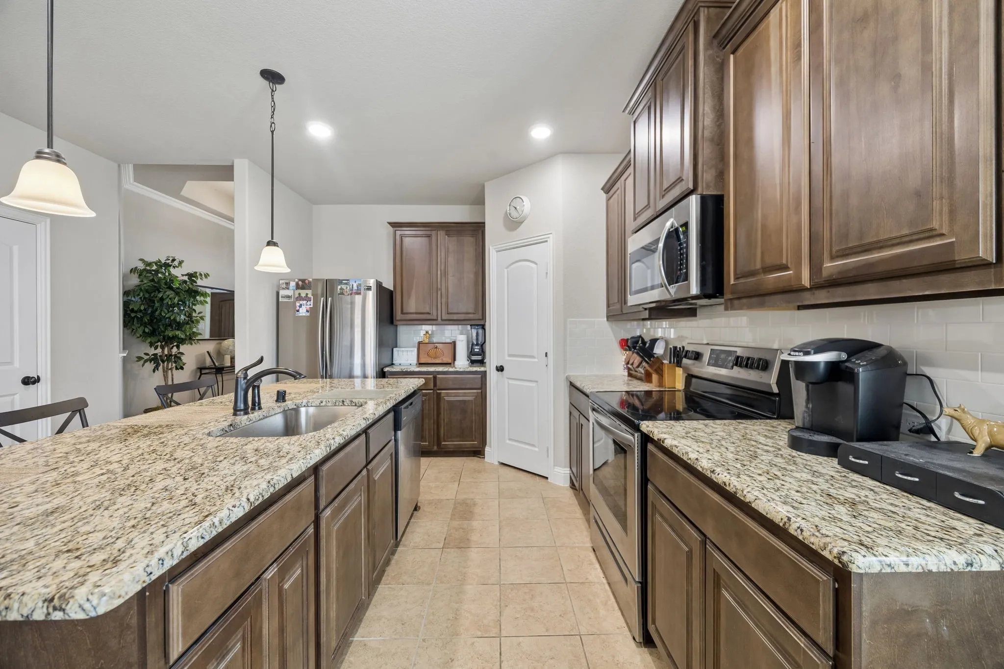 Single Family Residence For Sale in Kaufman County , 333 Pecos Drive, Crandall, Texas 75114, 4 Bedroom, 2 Bathroom, 2 Garage spaces, 1,894 Sqft, built in 2018, mls#21324293, Real Estate Agent in Crandall, Homes For Sale in Kaufman county, Homes For Sale in Crandall, Realtor in Crandall Texas, Real Estate Brokerage Independent Realty Texas, Luminita Cordes Realtor