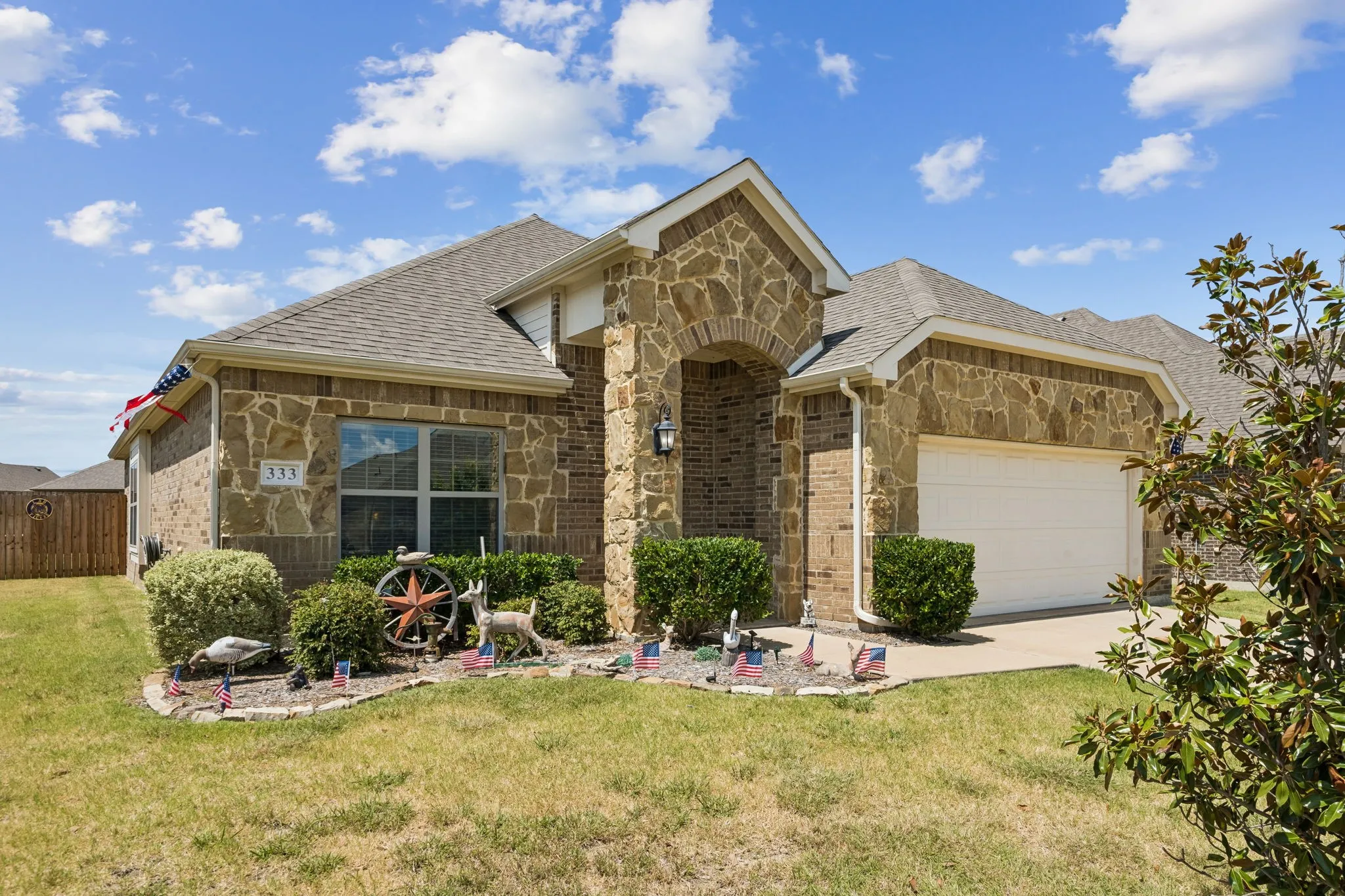Single Family Residence For Sale in Kaufman County , 333 Pecos Drive, Crandall, Texas 75114, 4 Bedroom, 2 Bathroom, 2 Garage spaces, 1,894 Sqft, built in 2018, mls#21324293, Real Estate Agent in Crandall, Homes For Sale in Kaufman county, Homes For Sale in Crandall, Realtor in Crandall Texas, Real Estate Brokerage Independent Realty Texas, Luminita Cordes Realtor