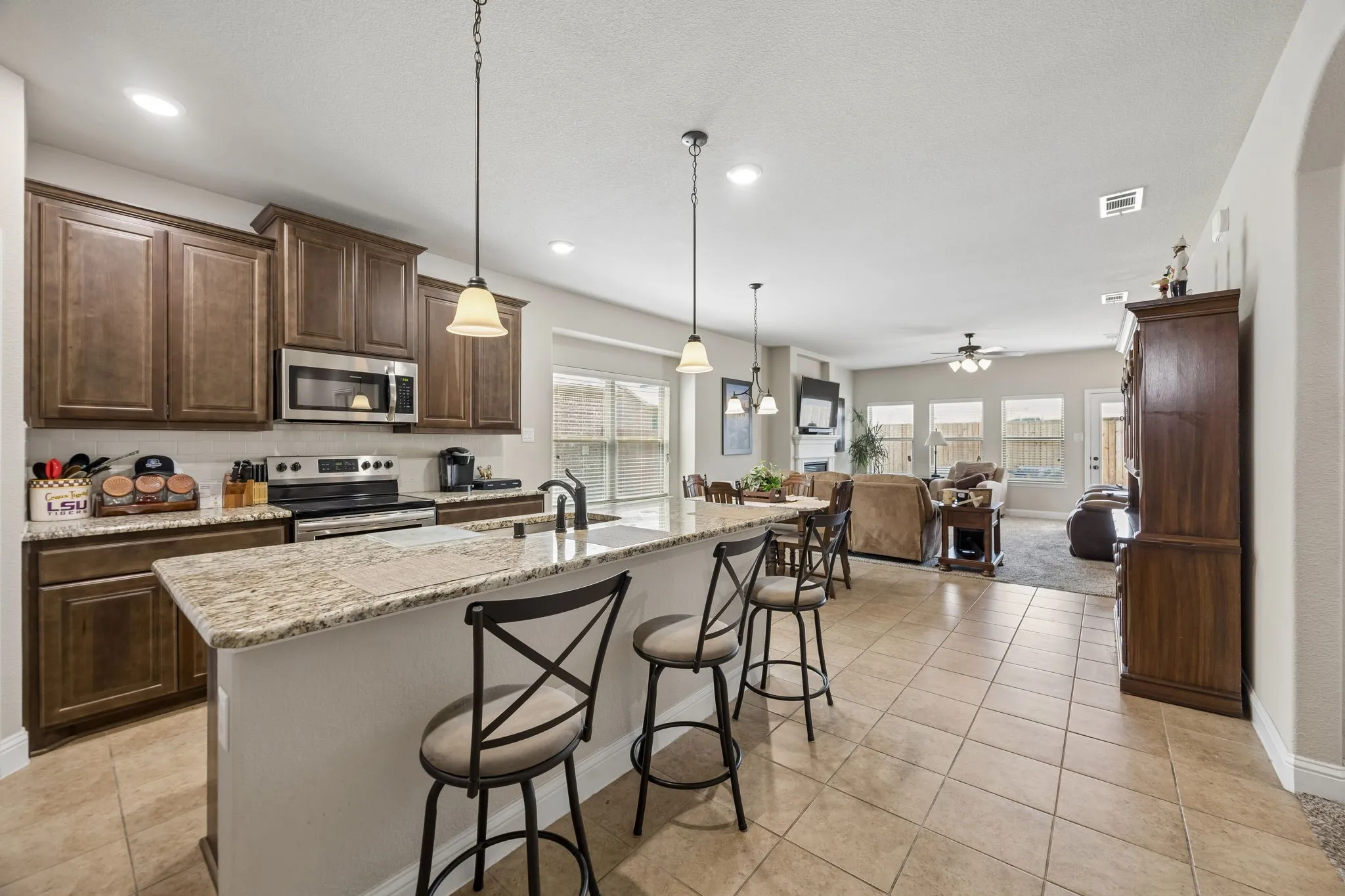 Single Family Residence For Sale in Kaufman County , 333 Pecos Drive, Crandall, Texas 75114, 4 Bedroom, 2 Bathroom, 2 Garage spaces, 1,894 Sqft, built in 2018, mls#21324293, Real Estate Agent in Crandall, Homes For Sale in Kaufman county, Homes For Sale in Crandall, Realtor in Crandall Texas, Real Estate Brokerage Independent Realty Texas, Luminita Cordes Realtor