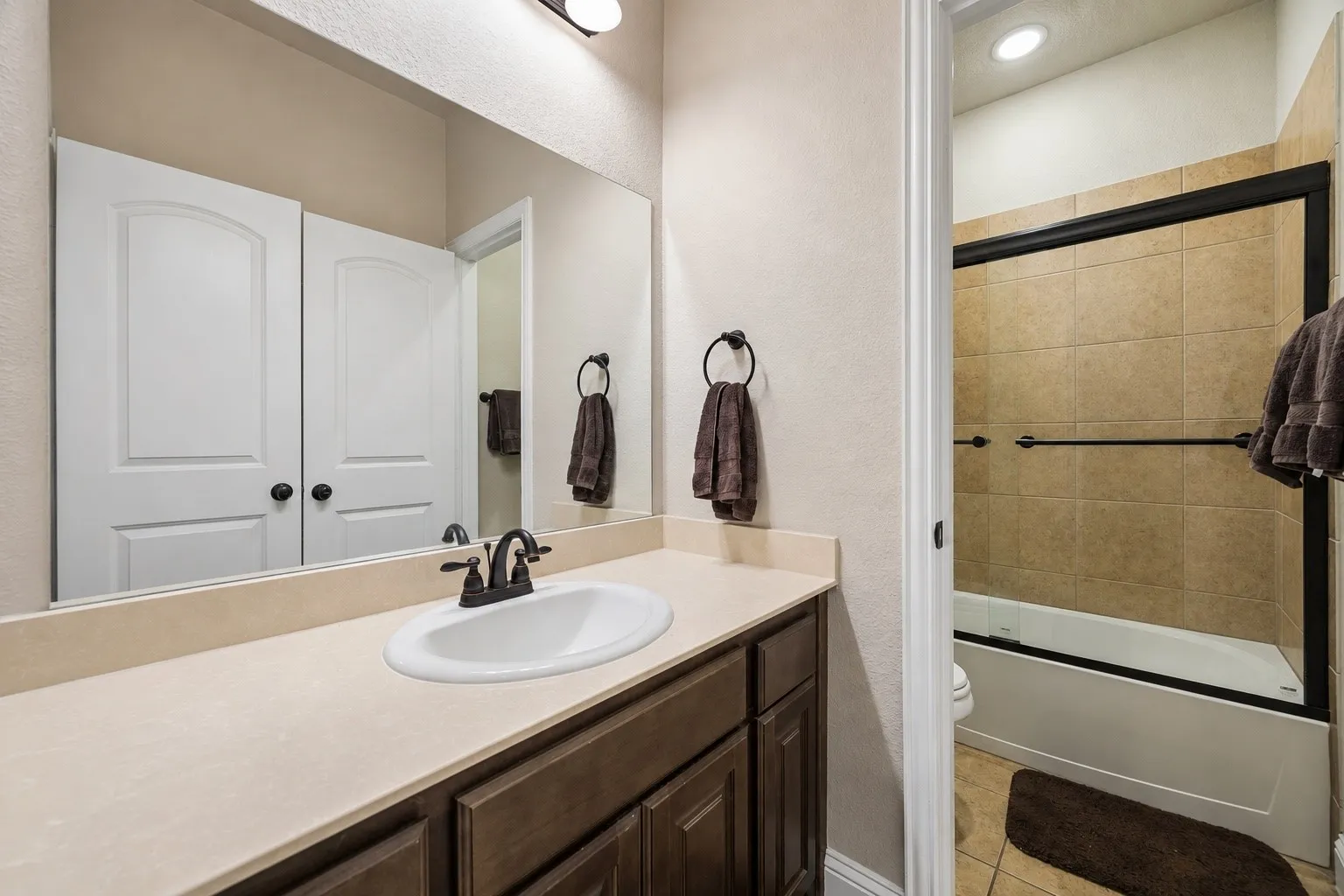 Single Family Residence For Sale in Kaufman County , 333 Pecos Drive, Crandall, Texas 75114, 4 Bedroom, 2 Bathroom, 2 Garage spaces, 1,894 Sqft, built in 2018, mls#21324293, Real Estate Agent in Crandall, Homes For Sale in Kaufman county, Homes For Sale in Crandall, Realtor in Crandall Texas, Real Estate Brokerage Independent Realty Texas, Luminita Cordes Realtor