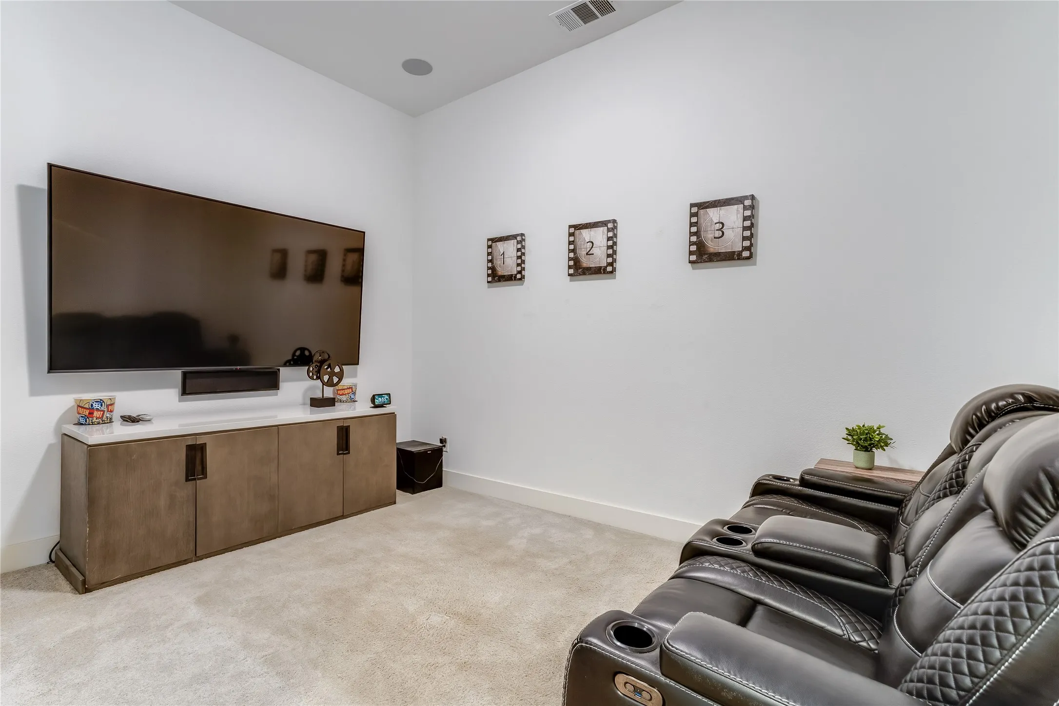Single Family Residence For Sale in Denton County , 9721 Surveyor Road, Little Elm, Texas 75068, 4 Bedroom, 4 Bathroom, 3 Garage spaces, 2,718 Sqft, built in 2021, mls#21326040, Real Estate Agent in Little Elm, Homes For Sale in Denton county, Homes For Sale in Little Elm, Realtor in Little Elm Texas, Real Estate Brokerage Independent Realty Texas, Luminita Cordes Realtor