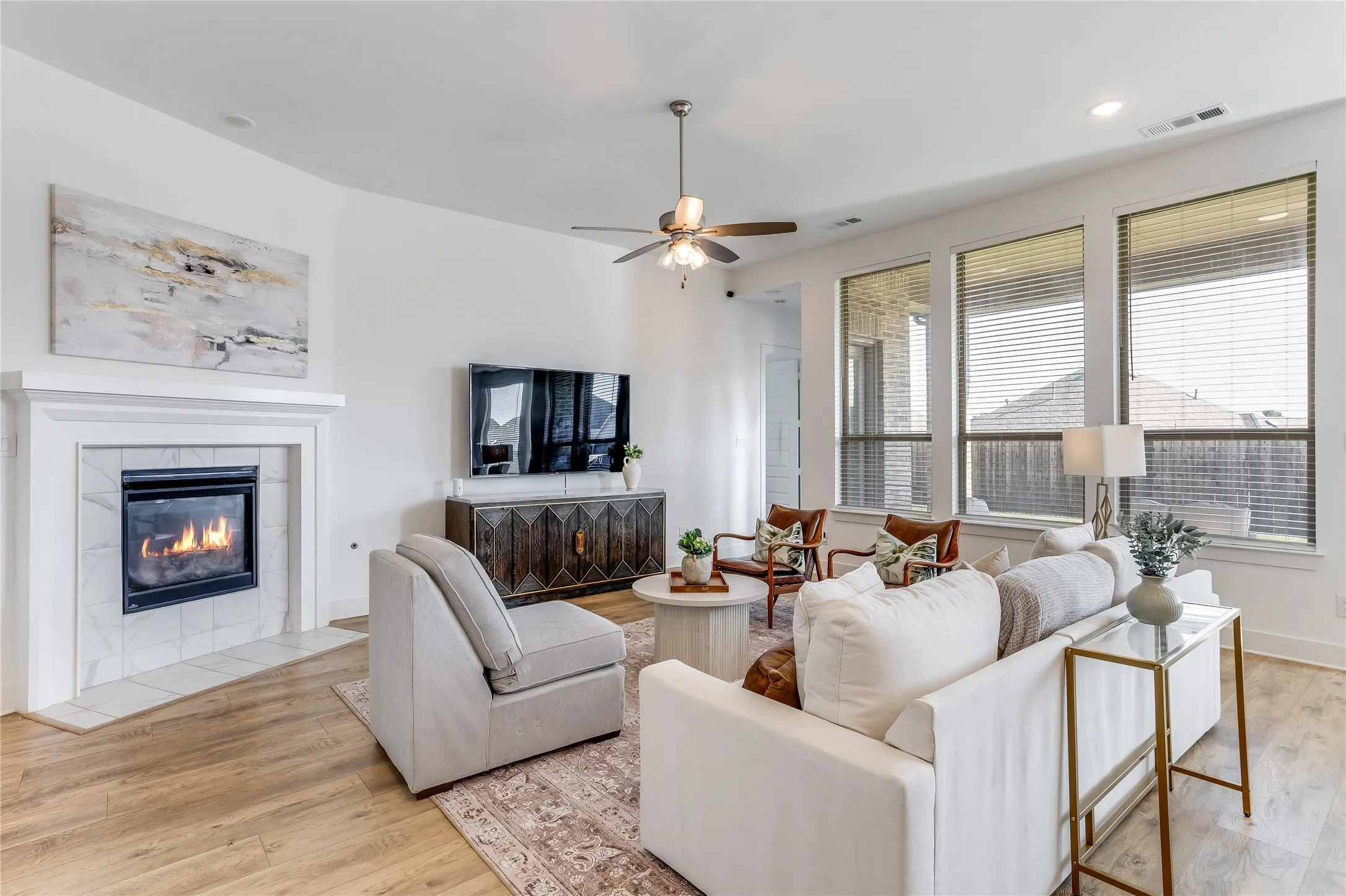 Single Family Residence For Sale in Denton County , 9721 Surveyor Road, Little Elm, Texas 75068, 4 Bedroom, 4 Bathroom, 3 Garage spaces, 2,718 Sqft, built in 2021, mls#21326040, Real Estate Agent in Little Elm, Homes For Sale in Denton county, Homes For Sale in Little Elm, Realtor in Little Elm Texas, Real Estate Brokerage Independent Realty Texas, Luminita Cordes Realtor
