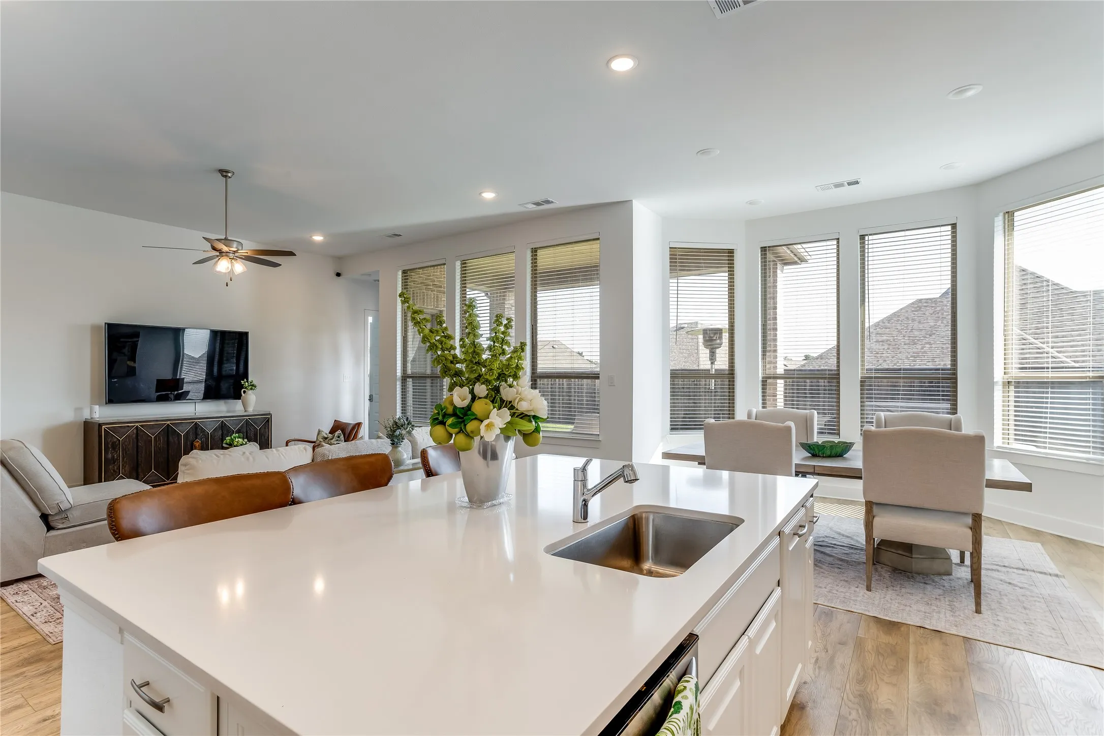 Single Family Residence For Sale in Denton County , 9721 Surveyor Road, Little Elm, Texas 75068, 4 Bedroom, 4 Bathroom, 3 Garage spaces, 2,718 Sqft, built in 2021, mls#21326040, Real Estate Agent in Little Elm, Homes For Sale in Denton county, Homes For Sale in Little Elm, Realtor in Little Elm Texas, Real Estate Brokerage Independent Realty Texas, Luminita Cordes Realtor