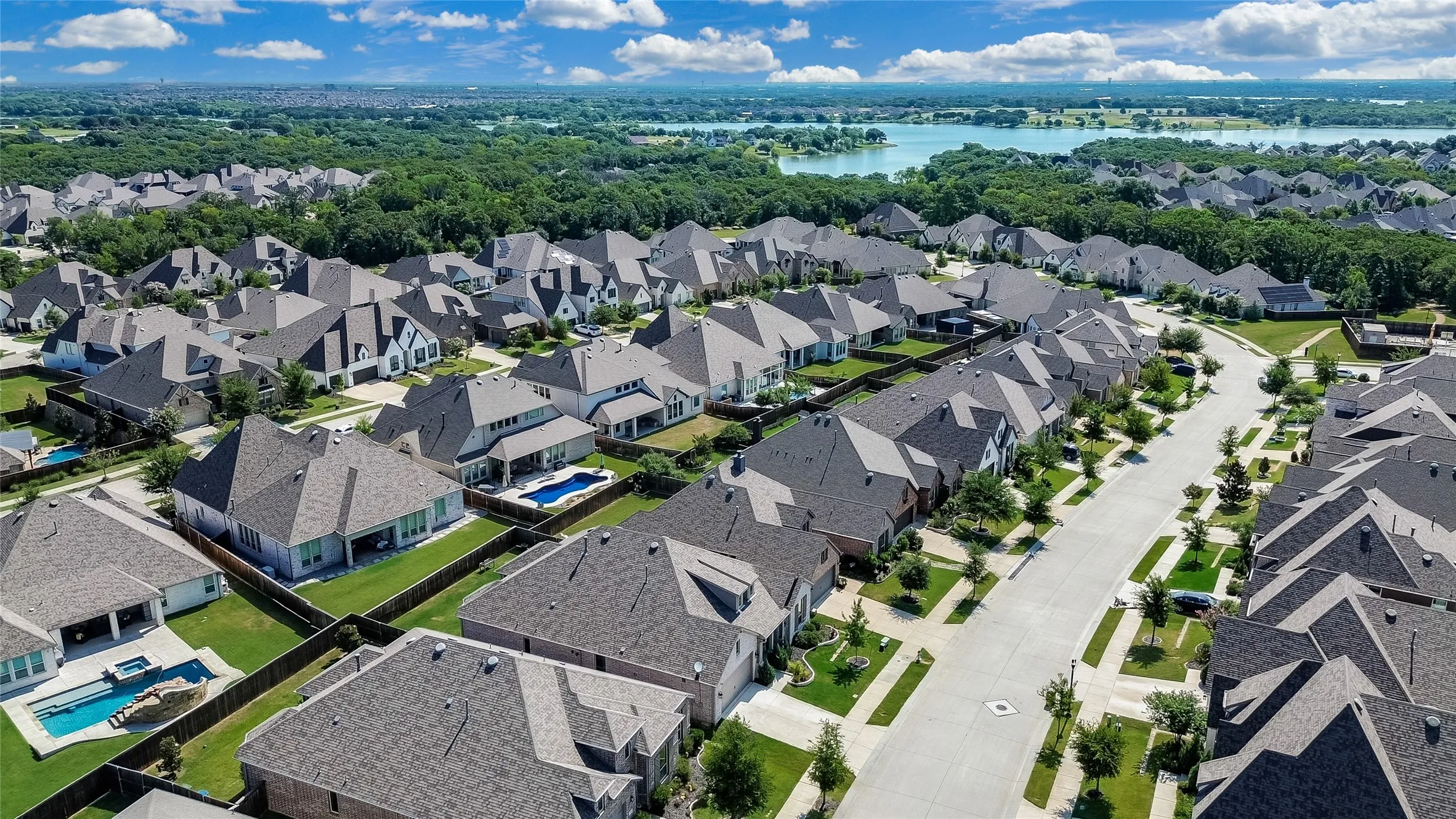 Single Family Residence For Sale in Denton County , 9721 Surveyor Road, Little Elm, Texas 75068, 4 Bedroom, 4 Bathroom, 3 Garage spaces, 2,718 Sqft, built in 2021, mls#21326040, Real Estate Agent in Little Elm, Homes For Sale in Denton county, Homes For Sale in Little Elm, Realtor in Little Elm Texas, Real Estate Brokerage Independent Realty Texas, Luminita Cordes Realtor
