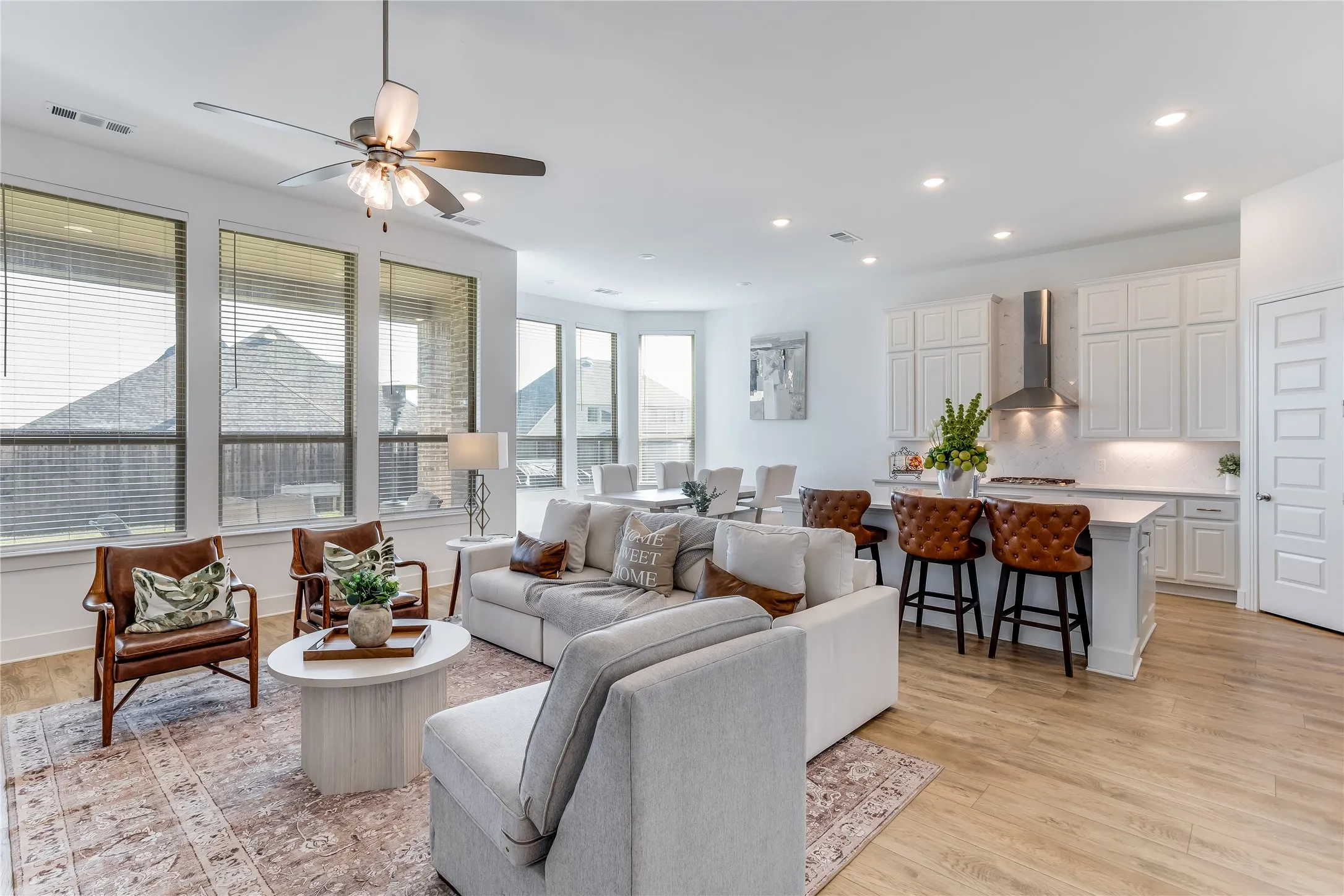 Single Family Residence For Sale in Denton County , 9721 Surveyor Road, Little Elm, Texas 75068, 4 Bedroom, 4 Bathroom, 3 Garage spaces, 2,718 Sqft, built in 2021, mls#21326040, Real Estate Agent in Little Elm, Homes For Sale in Denton county, Homes For Sale in Little Elm, Realtor in Little Elm Texas, Real Estate Brokerage Independent Realty Texas, Luminita Cordes Realtor