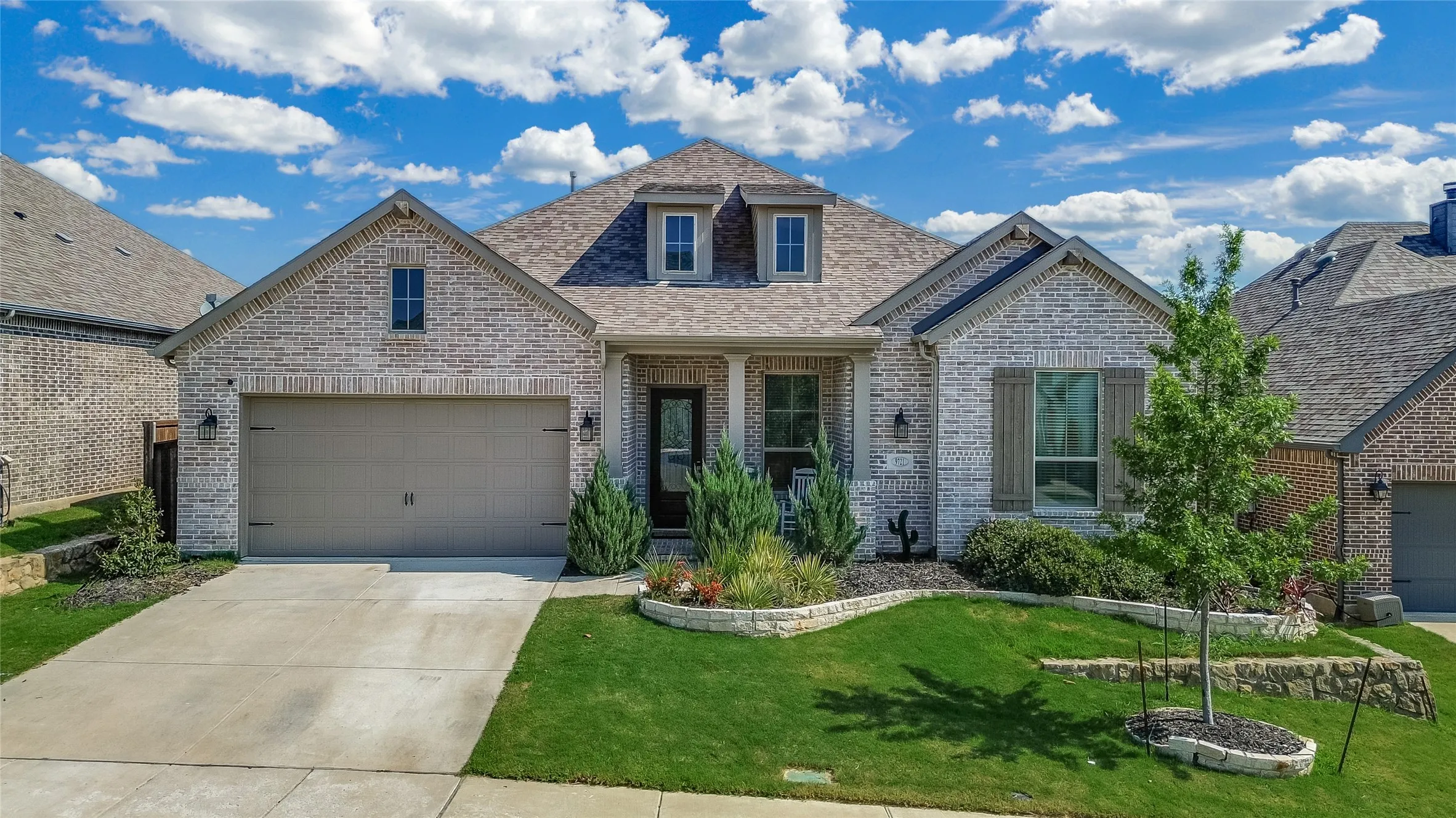 Single Family Residence For Sale in Denton County , 9721 Surveyor Road, Little Elm, Texas 75068, 4 Bedroom, 4 Bathroom, 3 Garage spaces, 2,718 Sqft, built in 2021, mls#21326040, Real Estate Agent in Little Elm, Homes For Sale in Denton county, Homes For Sale in Little Elm, Realtor in Little Elm Texas, Real Estate Brokerage Independent Realty Texas, Luminita Cordes Realtor