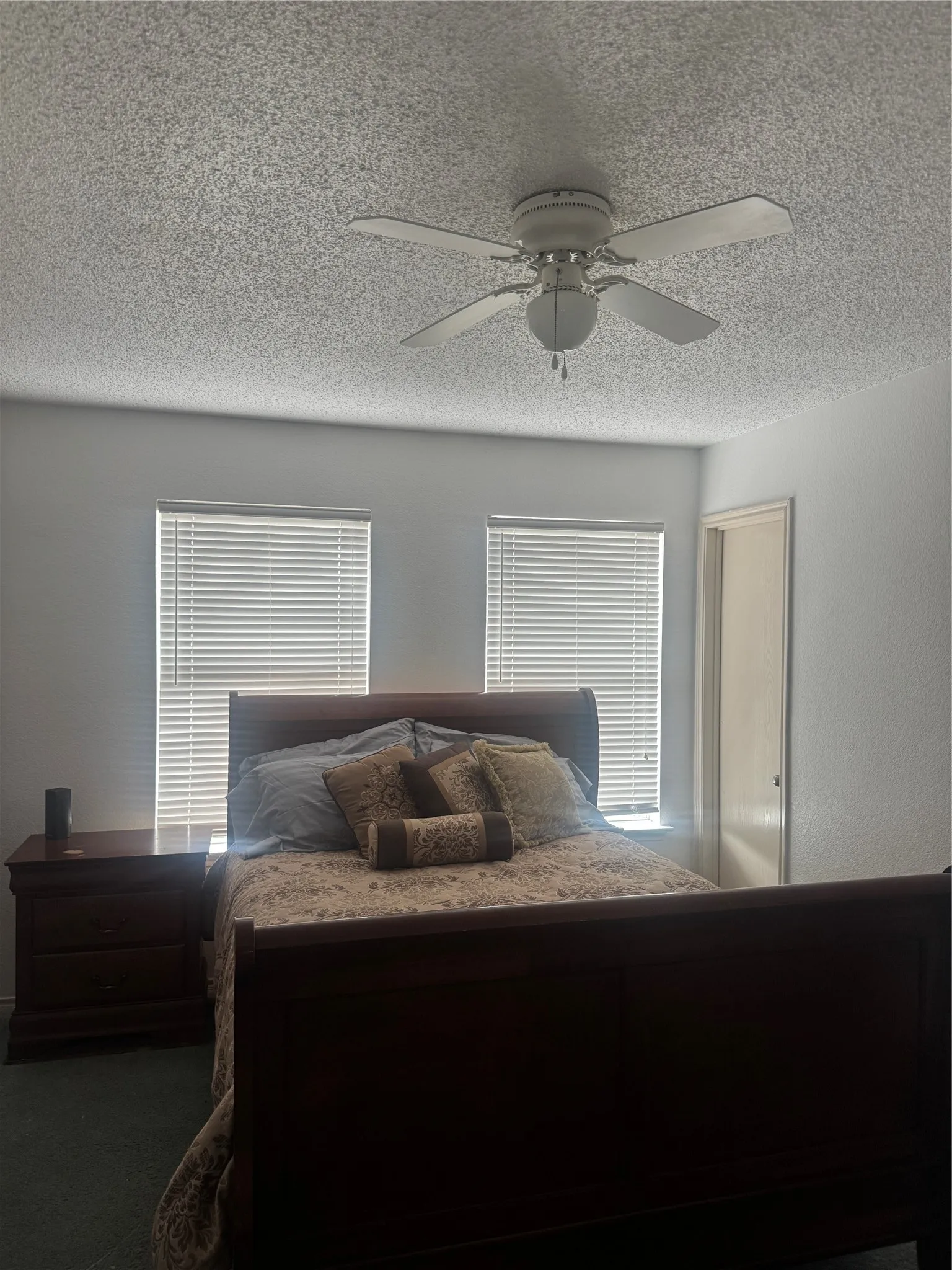 Single Family Residence For Sale in Tarrant County , 344 Allenwood Drive, Fort Worth, Texas 76134, 5 Bedroom, 4 Bathroom, 2 Garage spaces, 3,352 Sqft, built in 2006, mls#21324442, Real Estate Agent in Fort Worth, Homes For Sale in Tarrant county, Homes For Sale in Fort Worth, Realtor in Fort Worth Texas, Real Estate Brokerage Independent Realty Texas, Luminita Cordes Realtor