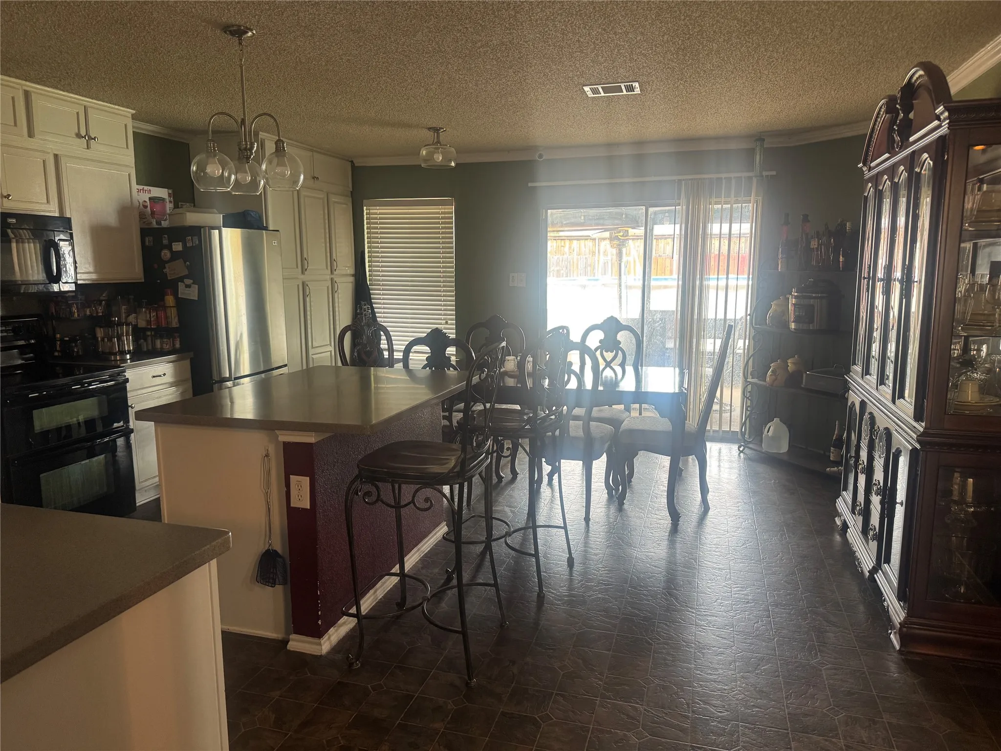 Single Family Residence For Sale in Tarrant County , 344 Allenwood Drive, Fort Worth, Texas 76134, 5 Bedroom, 4 Bathroom, 2 Garage spaces, 3,352 Sqft, built in 2006, mls#21324442, Real Estate Agent in Fort Worth, Homes For Sale in Tarrant county, Homes For Sale in Fort Worth, Realtor in Fort Worth Texas, Real Estate Brokerage Independent Realty Texas, Luminita Cordes Realtor