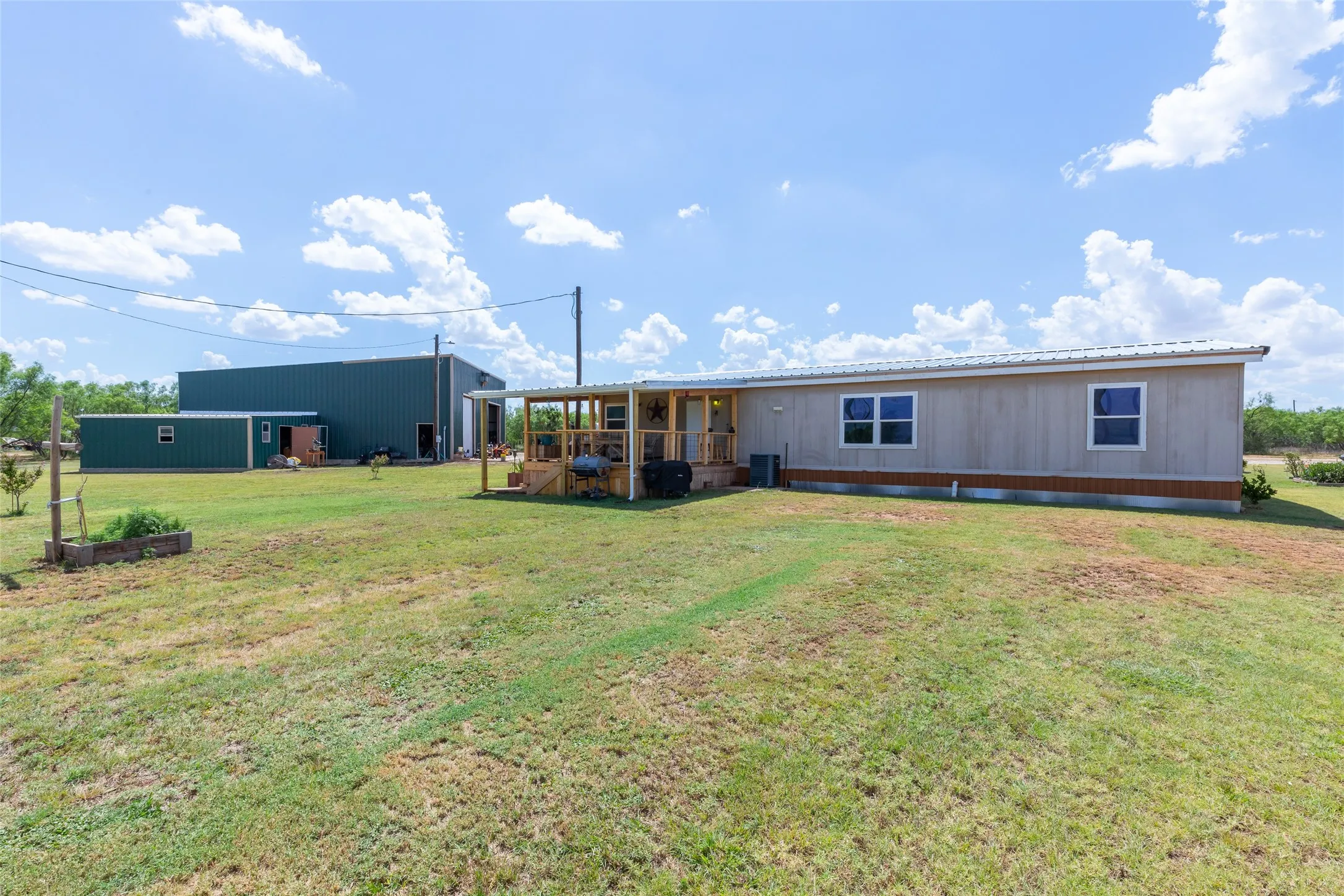 Manufactured Home For Sale in Taylor County , 7167 Spinks Road, Abilene, Texas 79603, 4 Bedroom, 2 Bathroom, Garage spaces, 1,680 Sqft, built in 2009, mls#21323108, Real Estate Agent in Abilene, Homes For Sale in Taylor county, Homes For Sale in Abilene, Realtor in Abilene Texas, Real Estate Brokerage Independent Realty Texas, Luminita Cordes Realtor