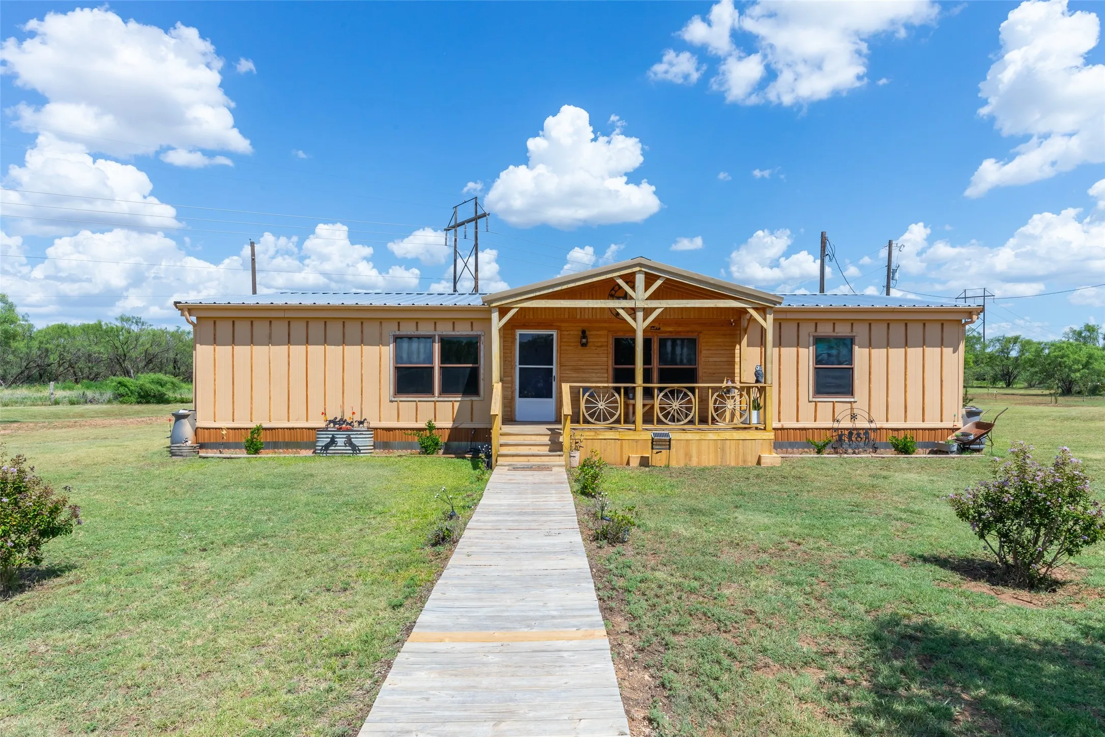 Manufactured Home For Sale in Taylor County , 7167 Spinks Road, Abilene, Texas 79603, 4 Bedroom, 2 Bathroom, Garage spaces, 1,680 Sqft, built in 2009, mls#21323108, Real Estate Agent in Abilene, Homes For Sale in Taylor county, Homes For Sale in Abilene, Realtor in Abilene Texas, Real Estate Brokerage Independent Realty Texas, Luminita Cordes Realtor