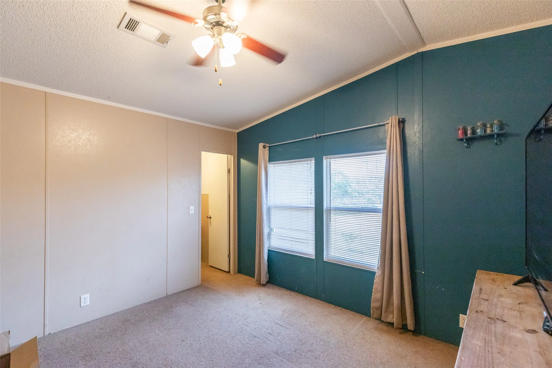 Manufactured Home For Sale in Taylor County , 7167 Spinks Road, Abilene, Texas 79603, 4 Bedroom, 2 Bathroom, Garage spaces, 1,680 Sqft, built in 2009, mls#21323108, Real Estate Agent in Abilene, Homes For Sale in Taylor county, Homes For Sale in Abilene, Realtor in Abilene Texas, Real Estate Brokerage Independent Realty Texas, Luminita Cordes Realtor