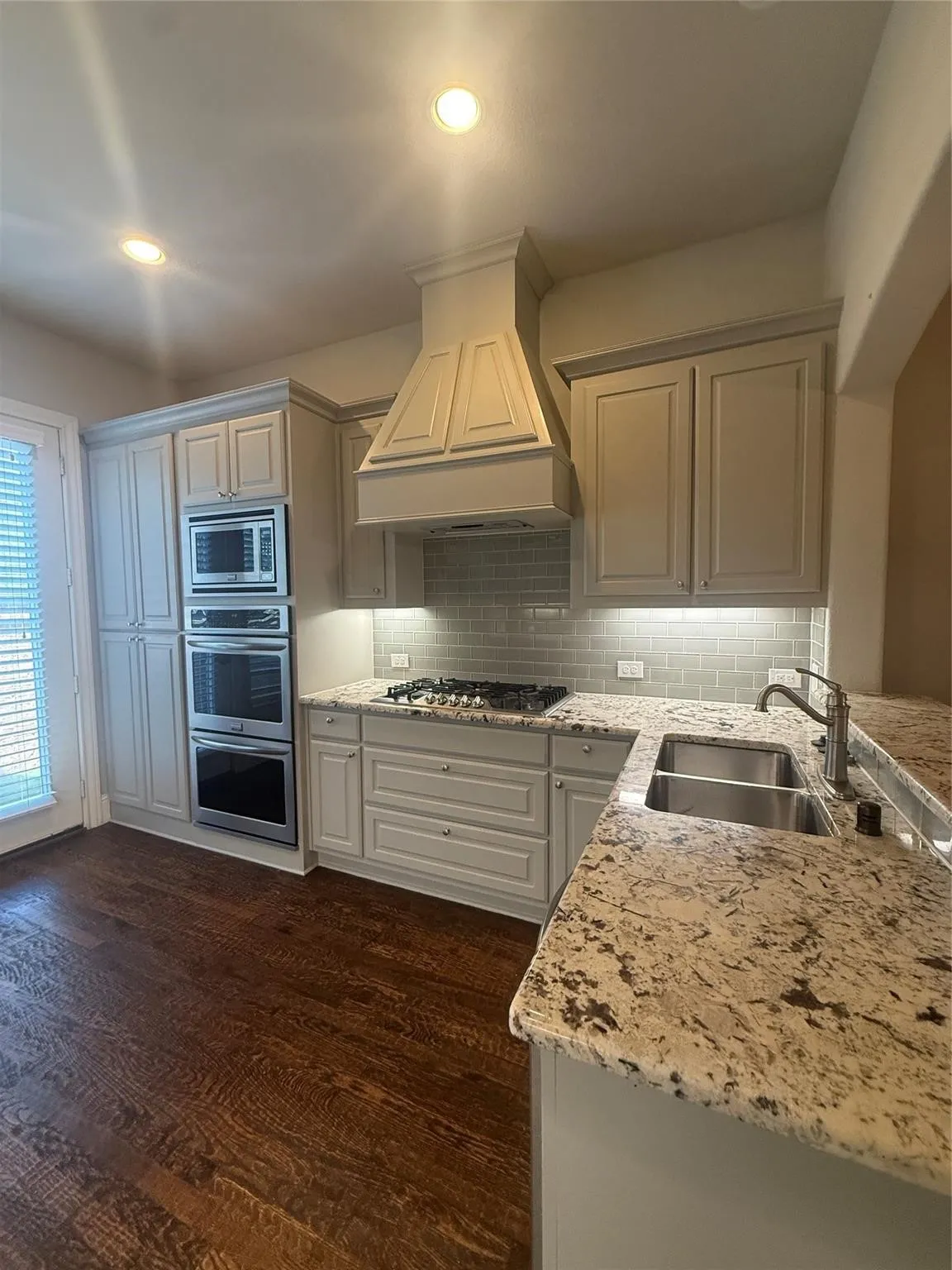 Townhouse For Rent in Denton County , 4229 Colton Drive, Carrollton, Texas 75010, 3 Bedrooms, 4 Bathrooms, 2 Garage spaces, 2,296 Sqft, built in 2016, Price $3,675, mls#21325059, Real Estate Agent in Carrollton, Homes For Rent in Denton county, Homes For Rent in Carrollton, Realtor in Carrollton Texas, Real Estate Brokerage Independent Realty Texas, Luminita Cordes Realtor