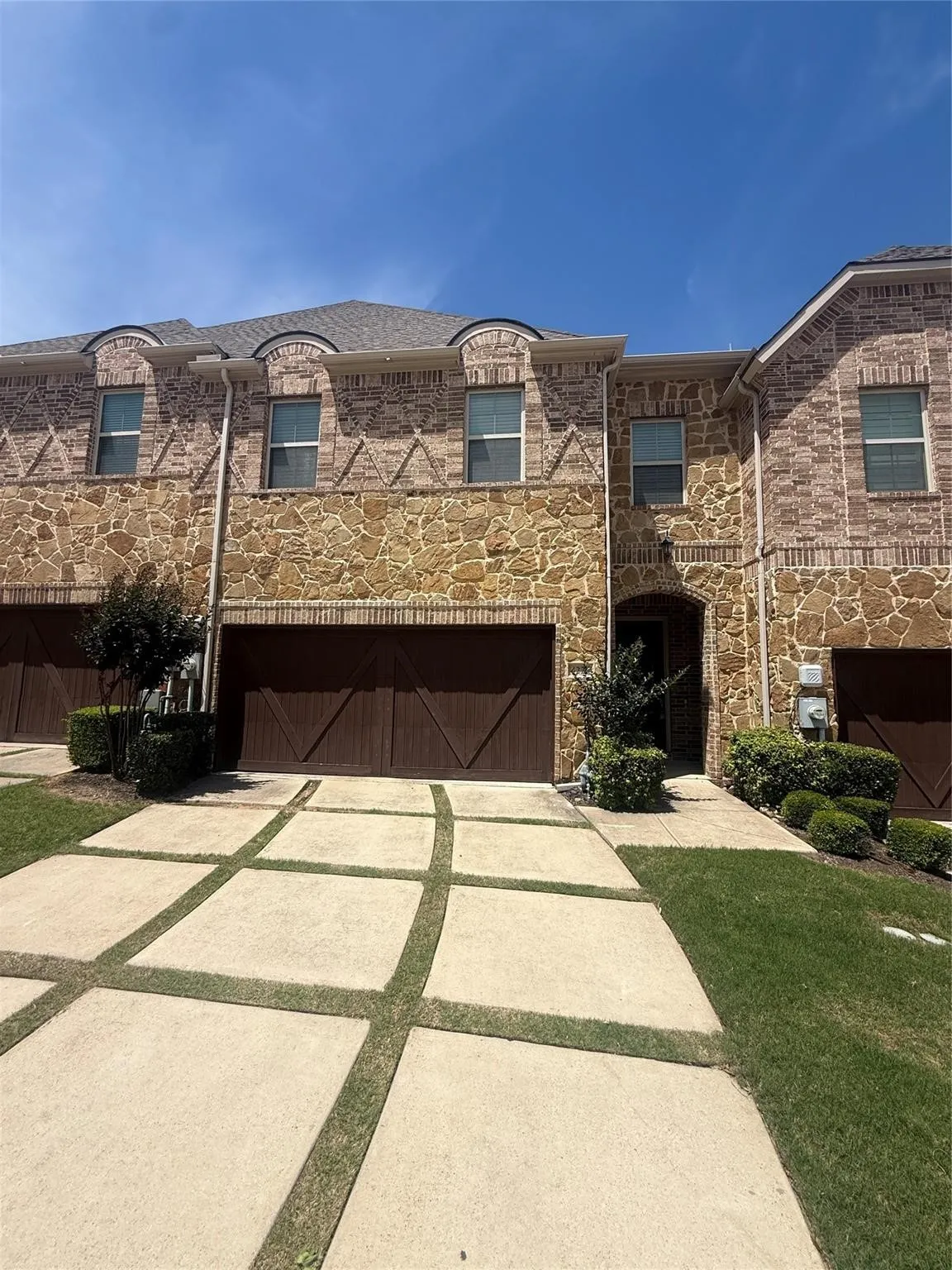 Townhouse For Rent in Denton County , 4229 Colton Drive, Carrollton, Texas 75010, 3 Bedrooms, 4 Bathrooms, 2 Garage spaces, 2,296 Sqft, built in 2016, Price $3,675, mls#21325059, Real Estate Agent in Carrollton, Homes For Rent in Denton county, Homes For Rent in Carrollton, Realtor in Carrollton Texas, Real Estate Brokerage Independent Realty Texas, Luminita Cordes Realtor