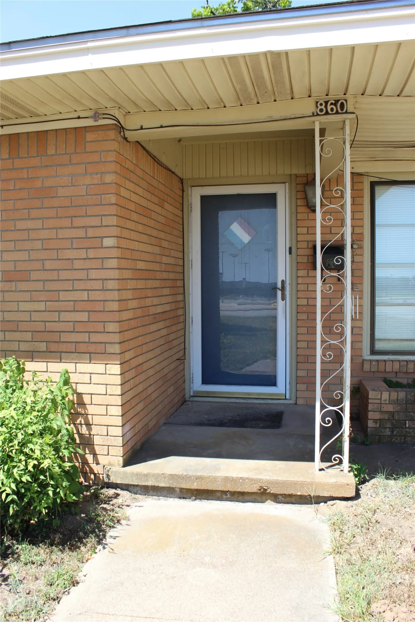 Single Family Residence For Sale in Erath County , 860 N Harbin Drive, Stephenville, Texas 76401, 4 Bedroom, 3 Bathroom, Garage spaces, 2,119 Sqft, built in 1957, mls#21326418, Real Estate Agent in Stephenville, Homes For Sale in Erath county, Homes For Sale in Stephenville, Realtor in Stephenville Texas, Real Estate Brokerage Independent Realty Texas, Luminita Cordes Realtor